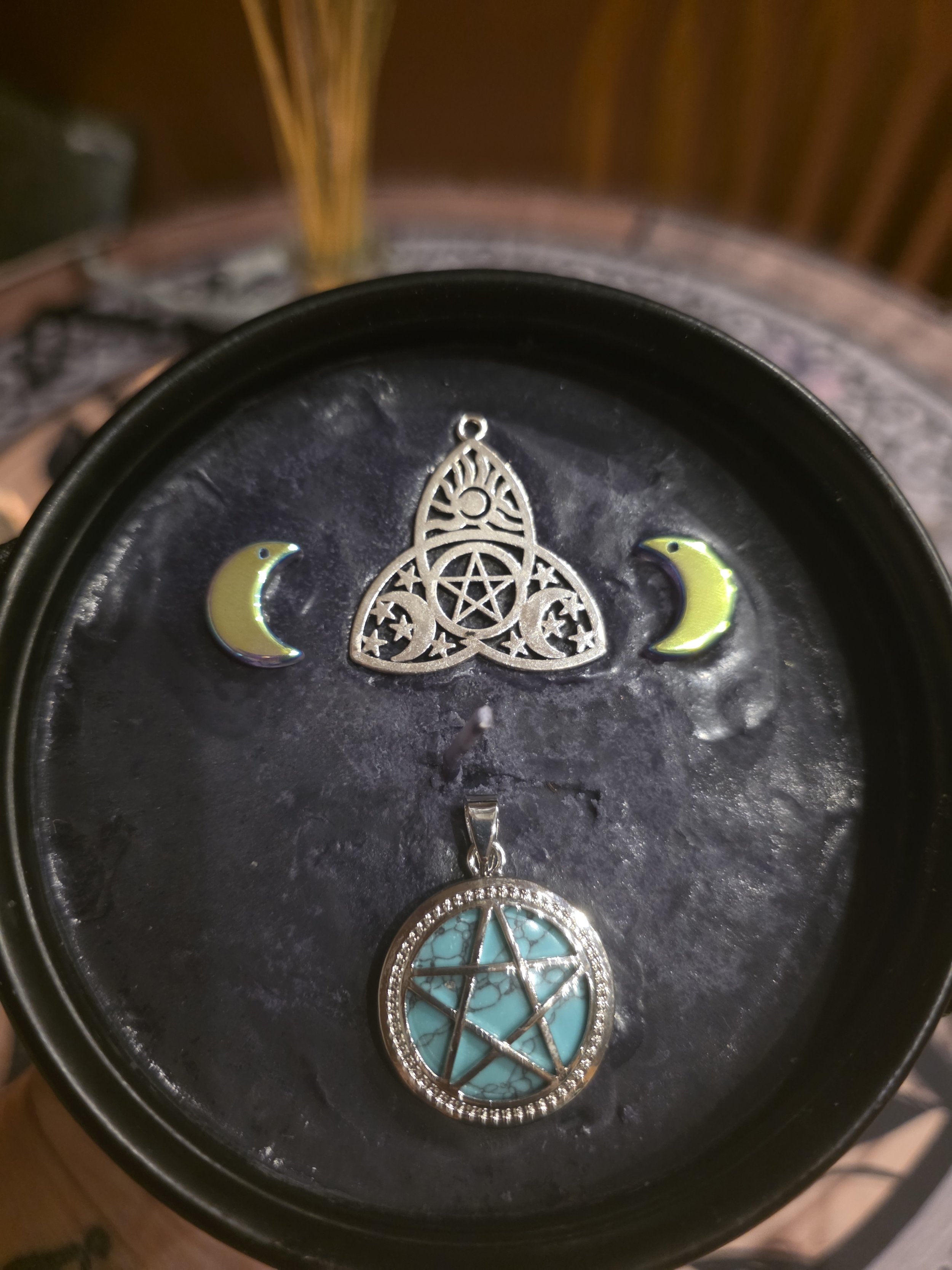 top of triple moon candle.jpg