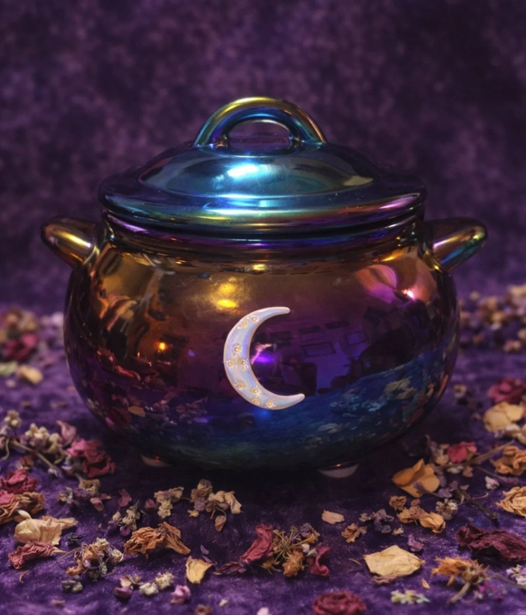 cauldron candle with lid.jpg