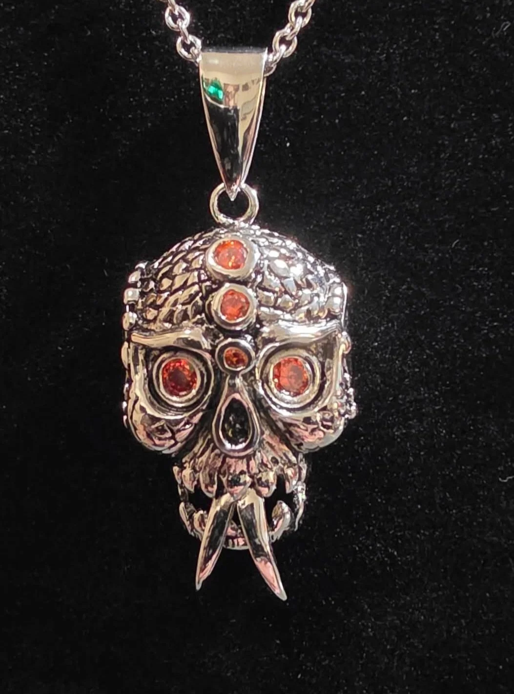 skull pendant.jpg