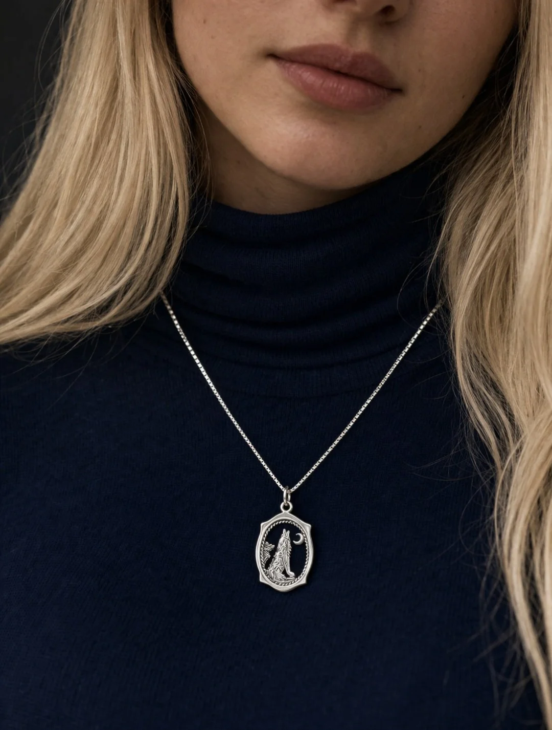 Howling Wolf Sterling Silver Necklace 🌙🐺