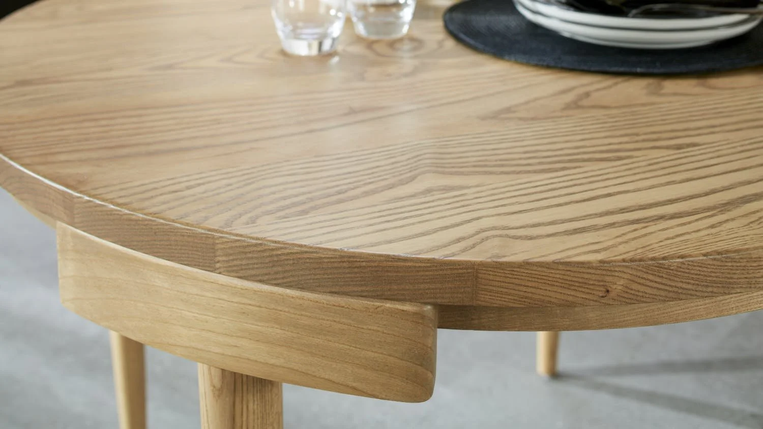Woodpecker Furniture Kaizer Table close up