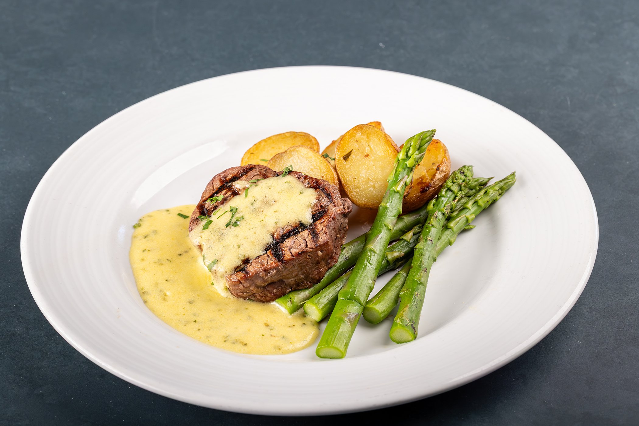 LighthouseBarGrillPetitFiletMignonBlackAngusBearnaise.jpg
