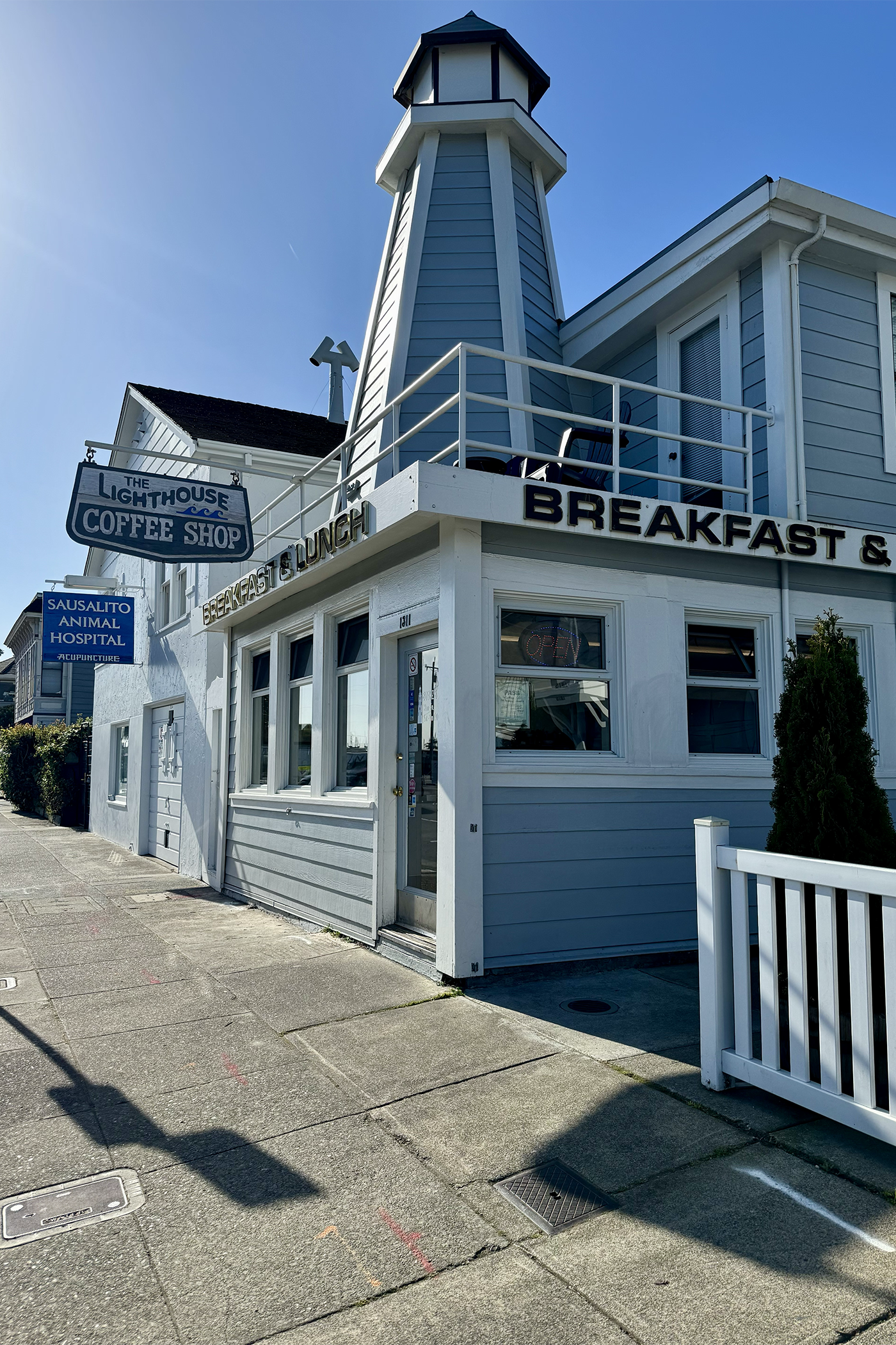LighthouseCafeSausalitoExteriorD.png