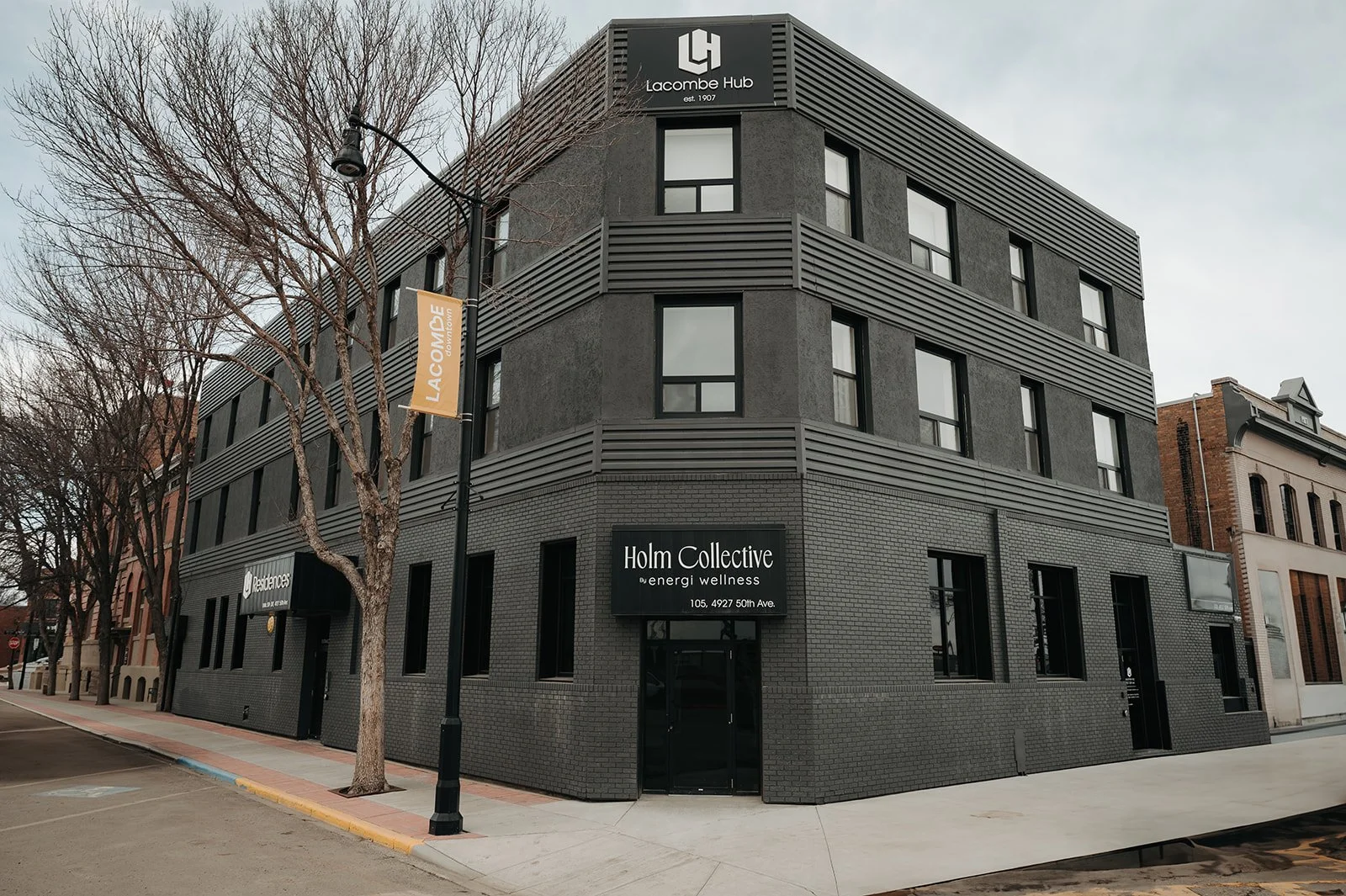 Holm Collective Lacombe Exterior