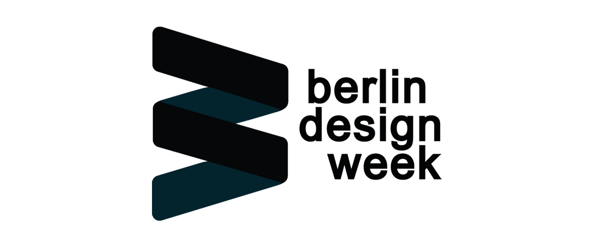 Logo von Berlin Design Week mit schwarzen und blauen geometrischen Formen und schwarzen Text