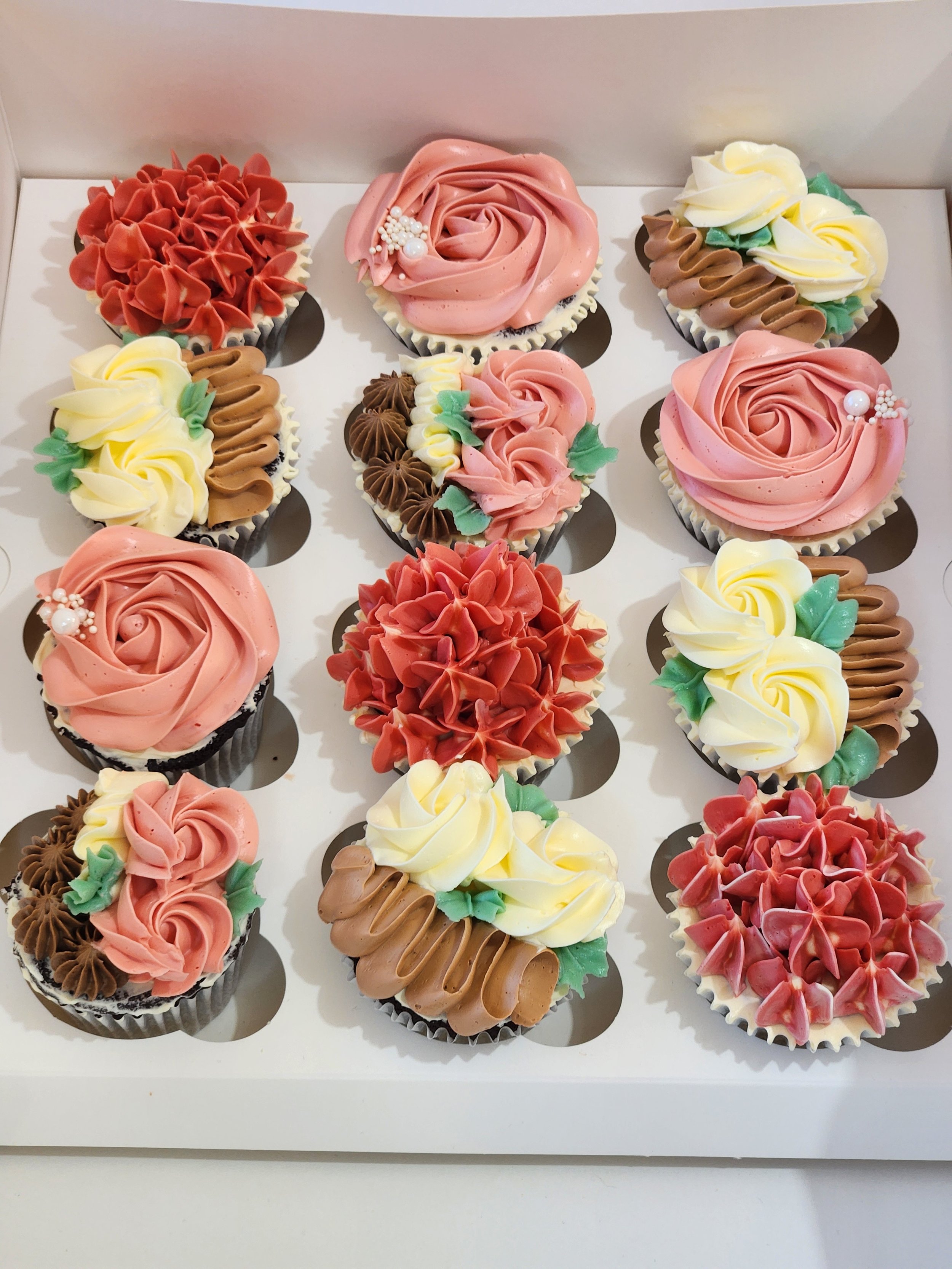 Custom Cupcake, Designer Cupcakes, Chocolate with Vanilla Buttercream, Baby Shower Cupcakes
