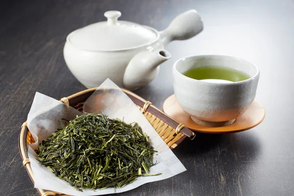 THREE GREEN MATCHA
