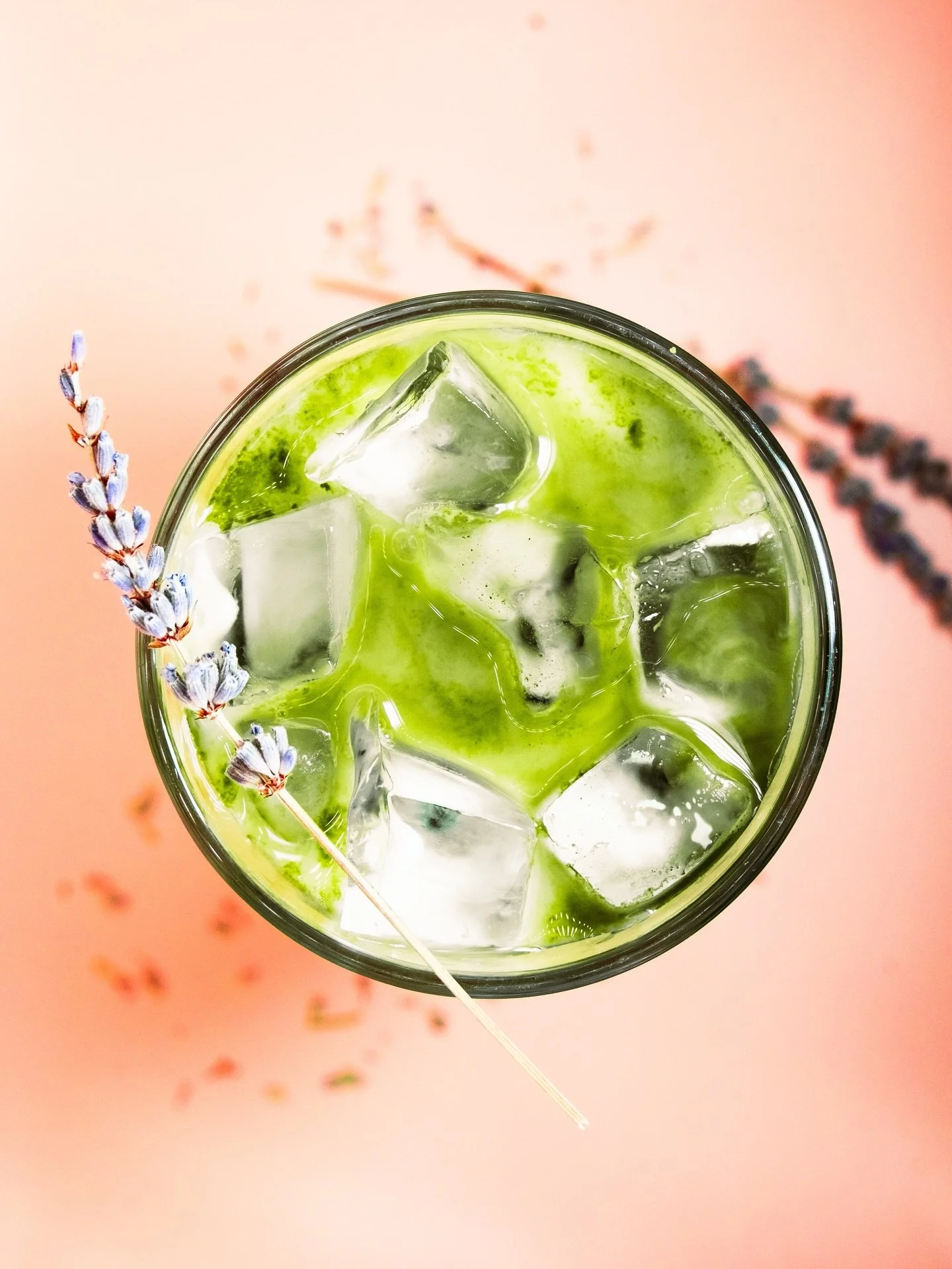 A closer look at our lavender earl grey matcha&hellip;✨🪻
We make our syrup in house with @genuinetea&rsquo;s lavender earl grey tea🤍
📸: @ediedoesart 

#matcha #lavendermatcha #springdrink #ottawabikecafe #ottawacafe