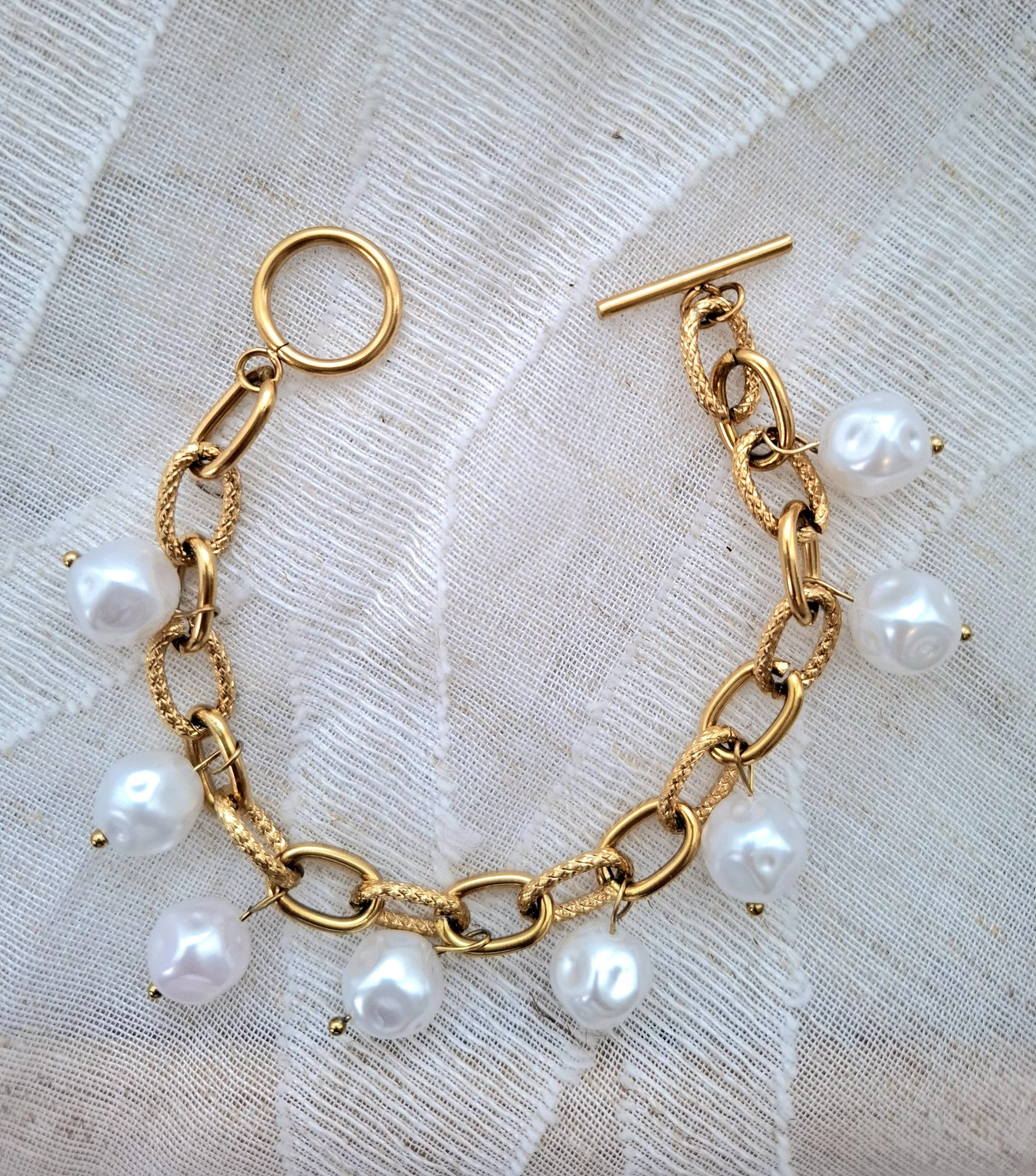✨ Bracelet Chaîne Dorée & Perles Nacrées ✨
