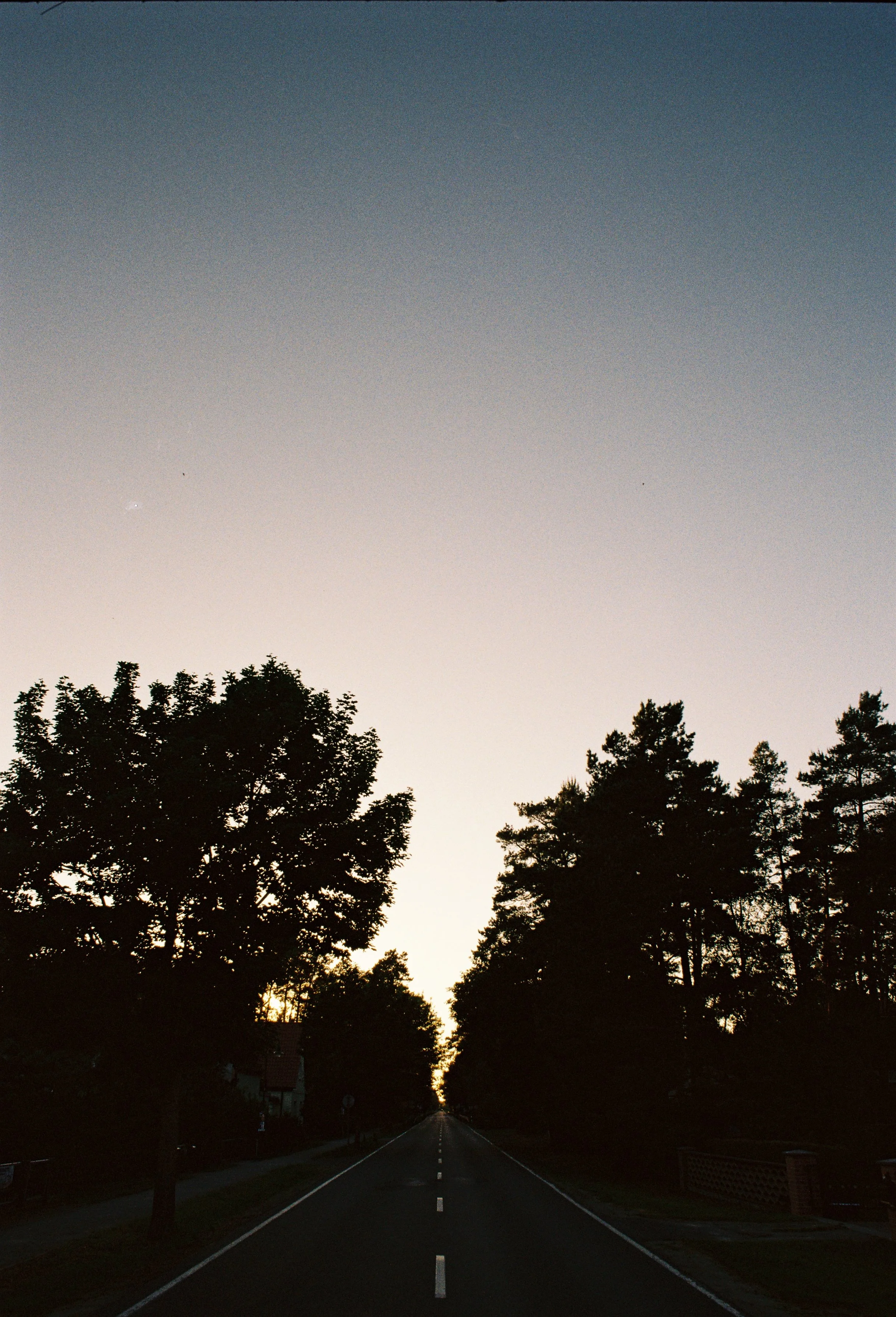 R1-05048-009A.jpg