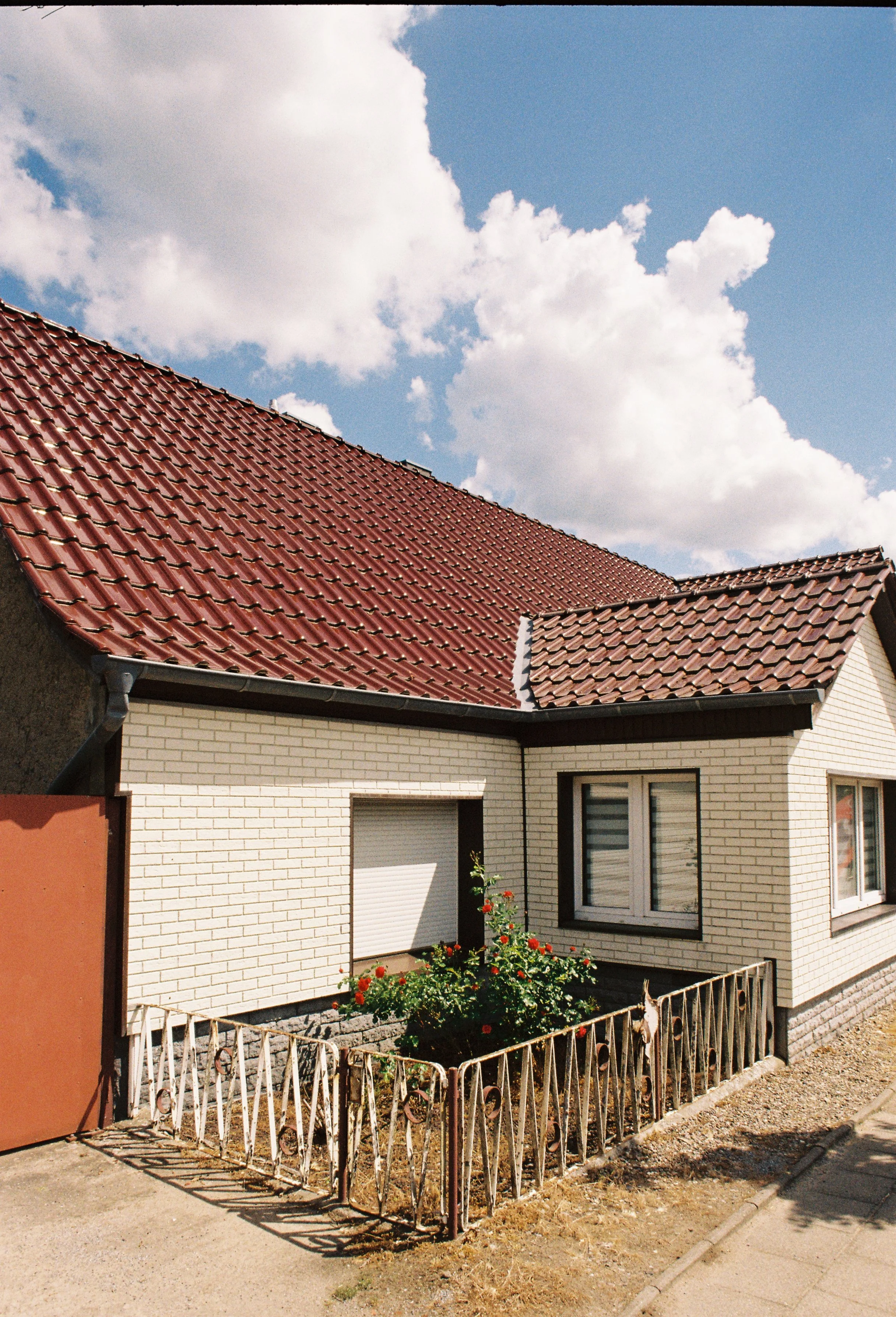 R1-05048-027A.jpg