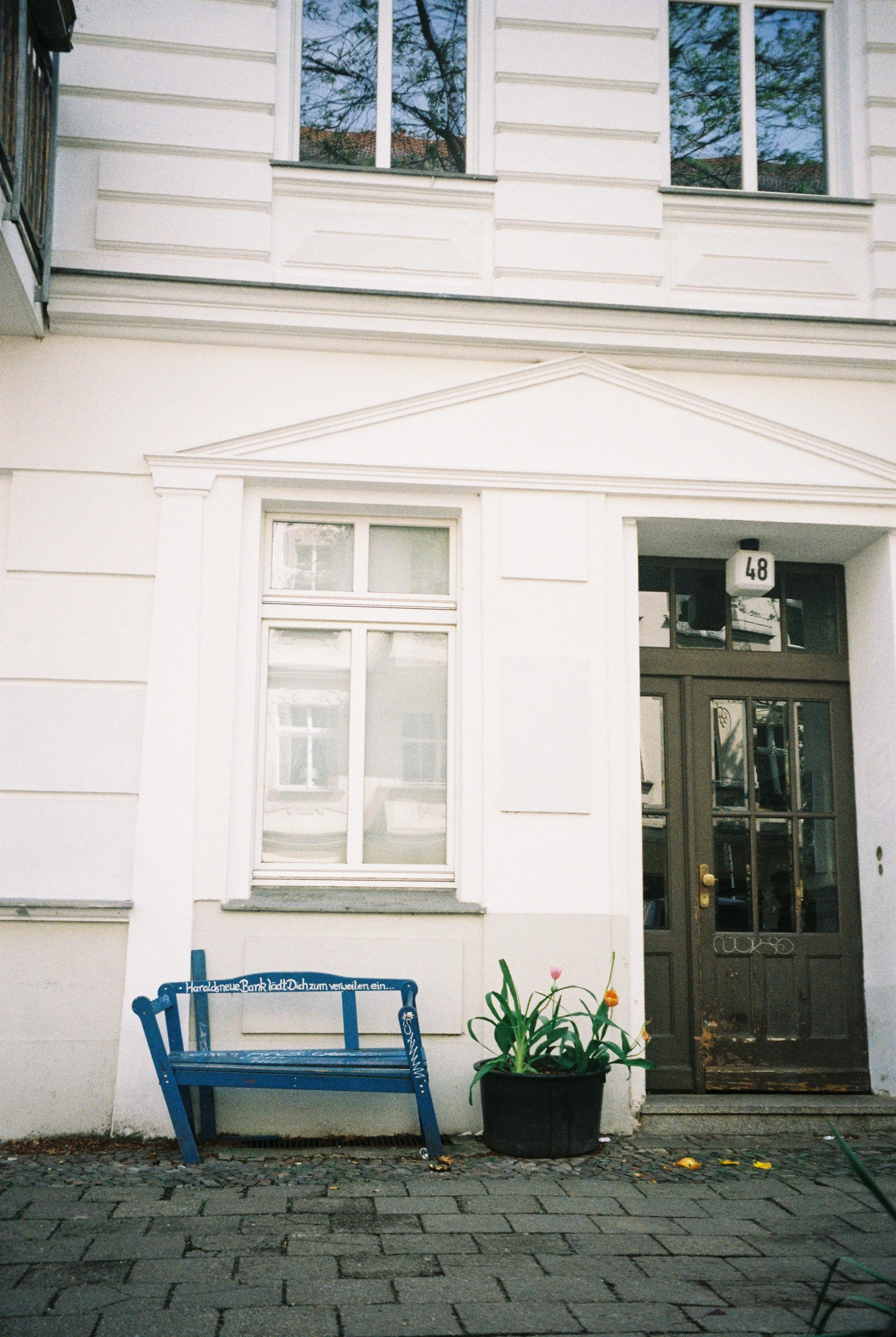 R1-05730-032A.jpg