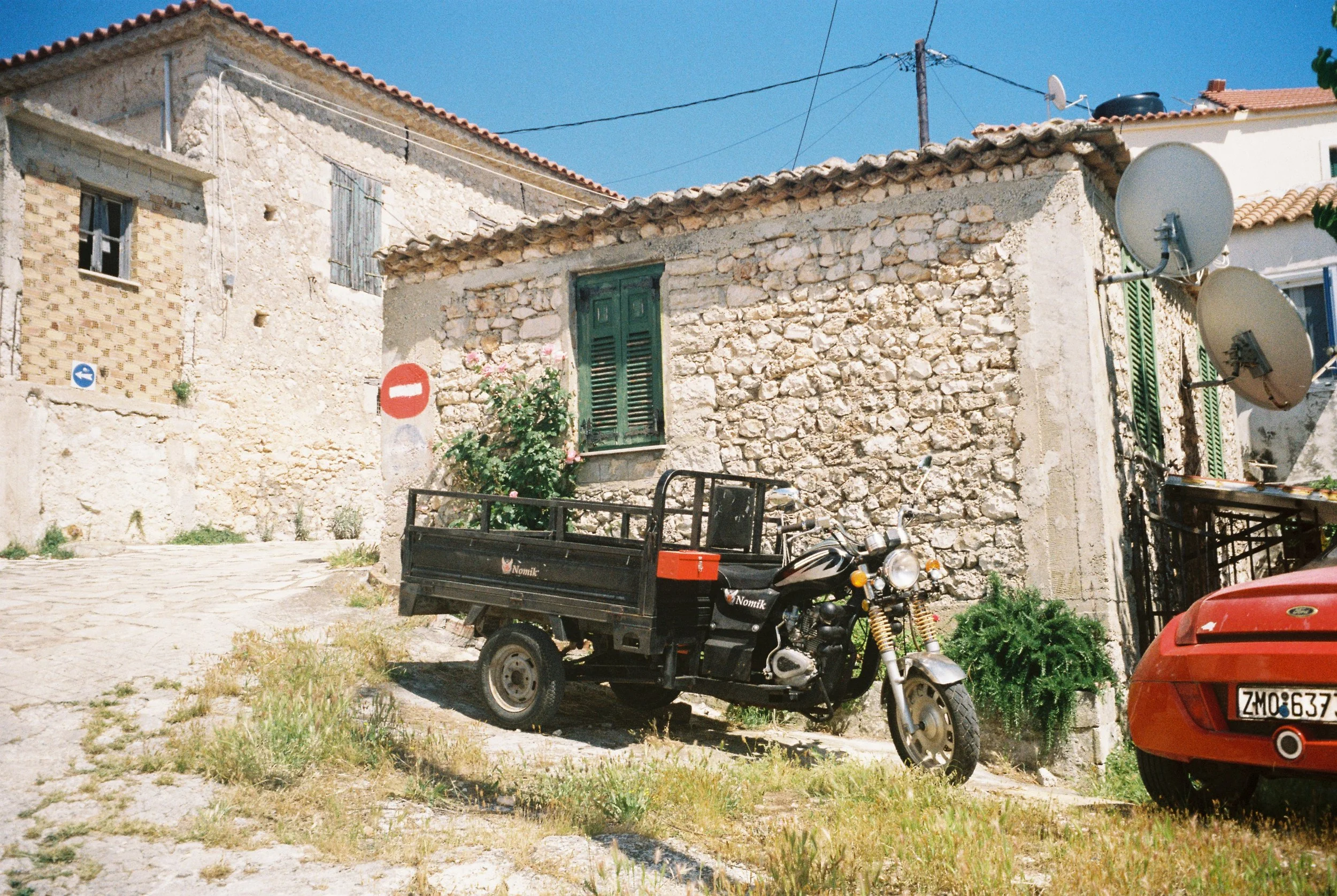 R1-09542-031A.jpg
