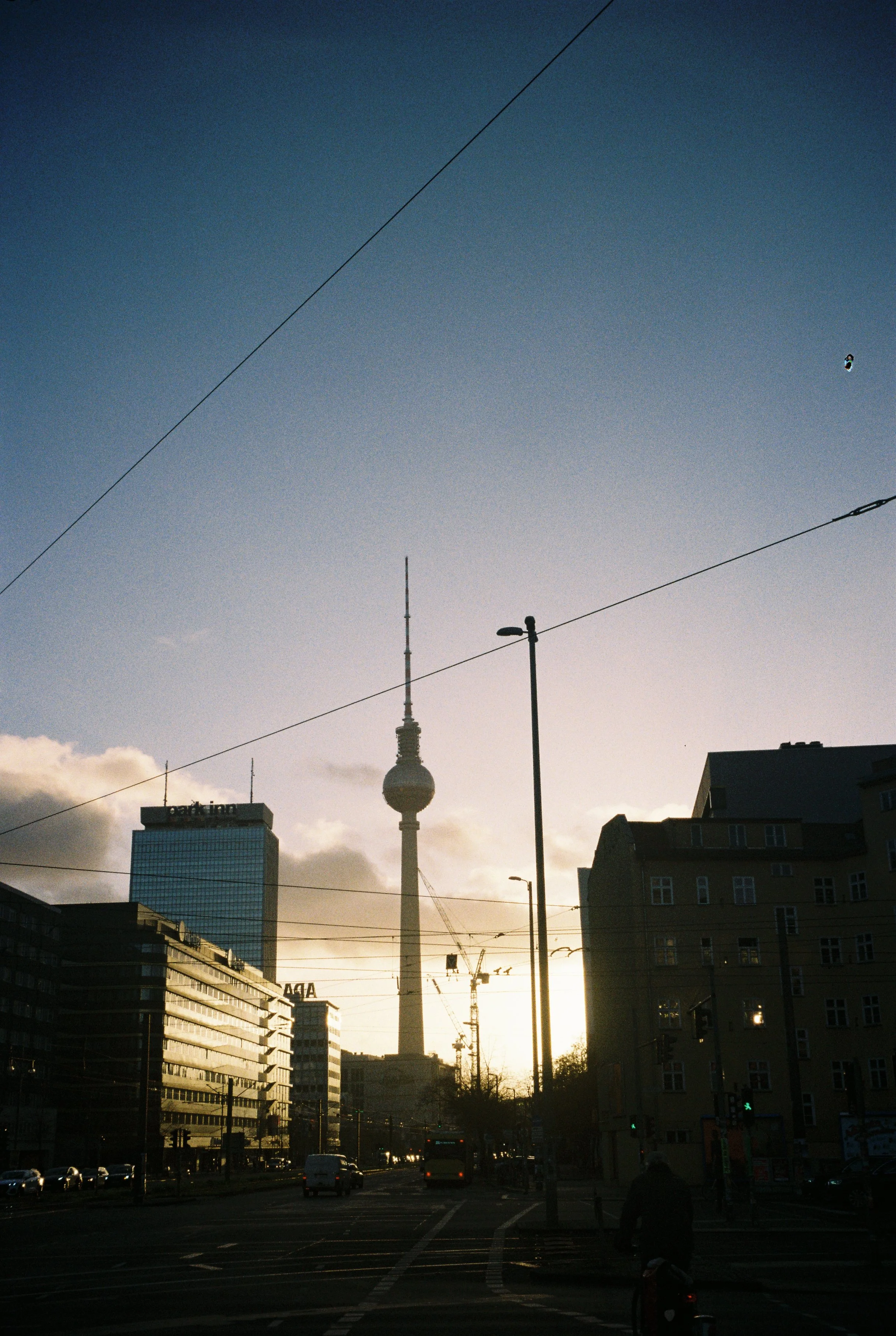 R1-05730-004A.jpg