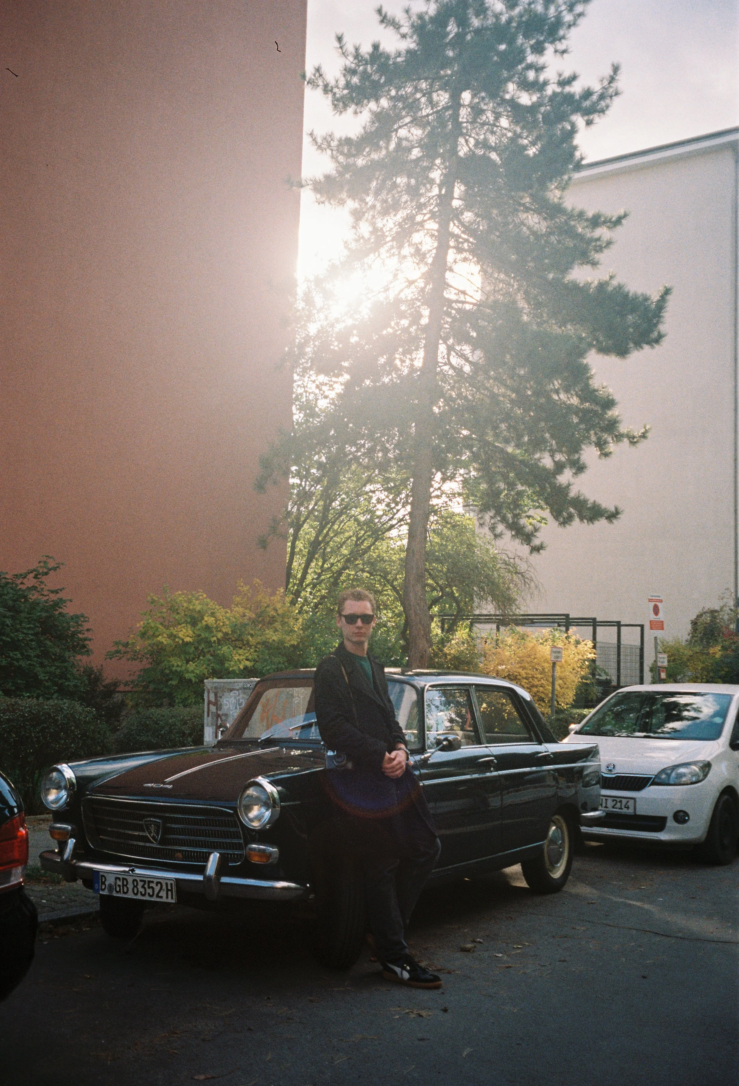 R1-08124-028A.jpg
