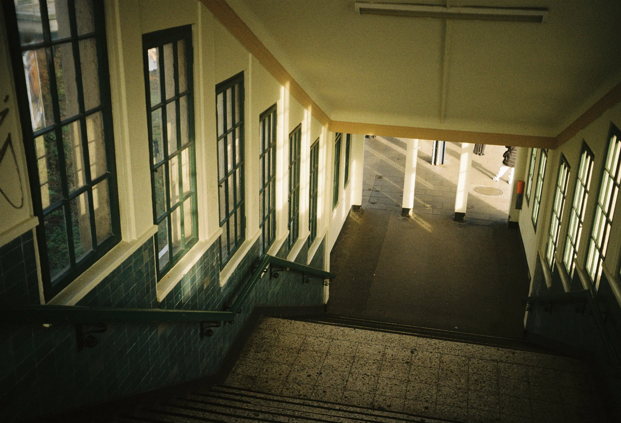 R1-02313-019A.jpg