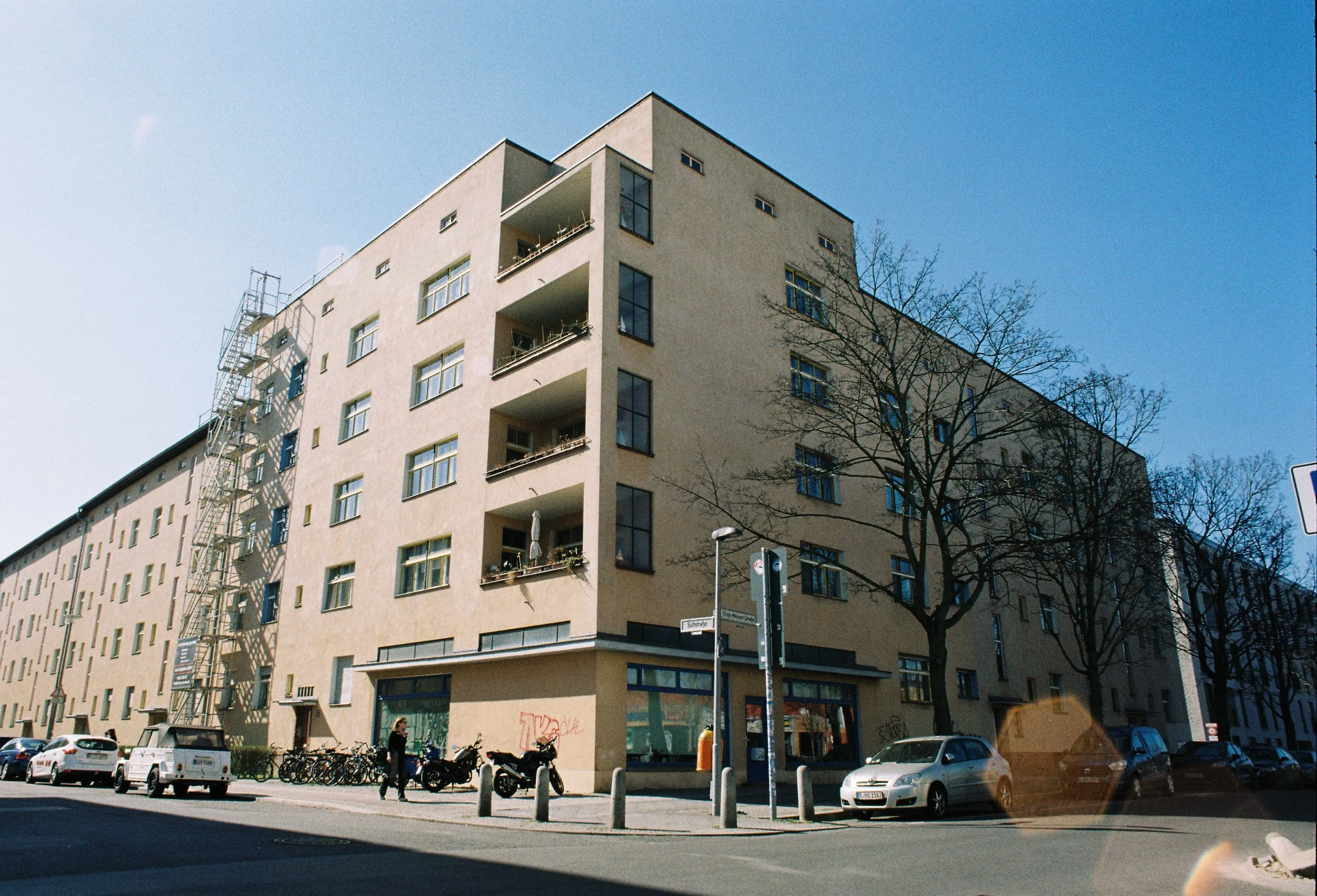 R1-03526-0033.jpg