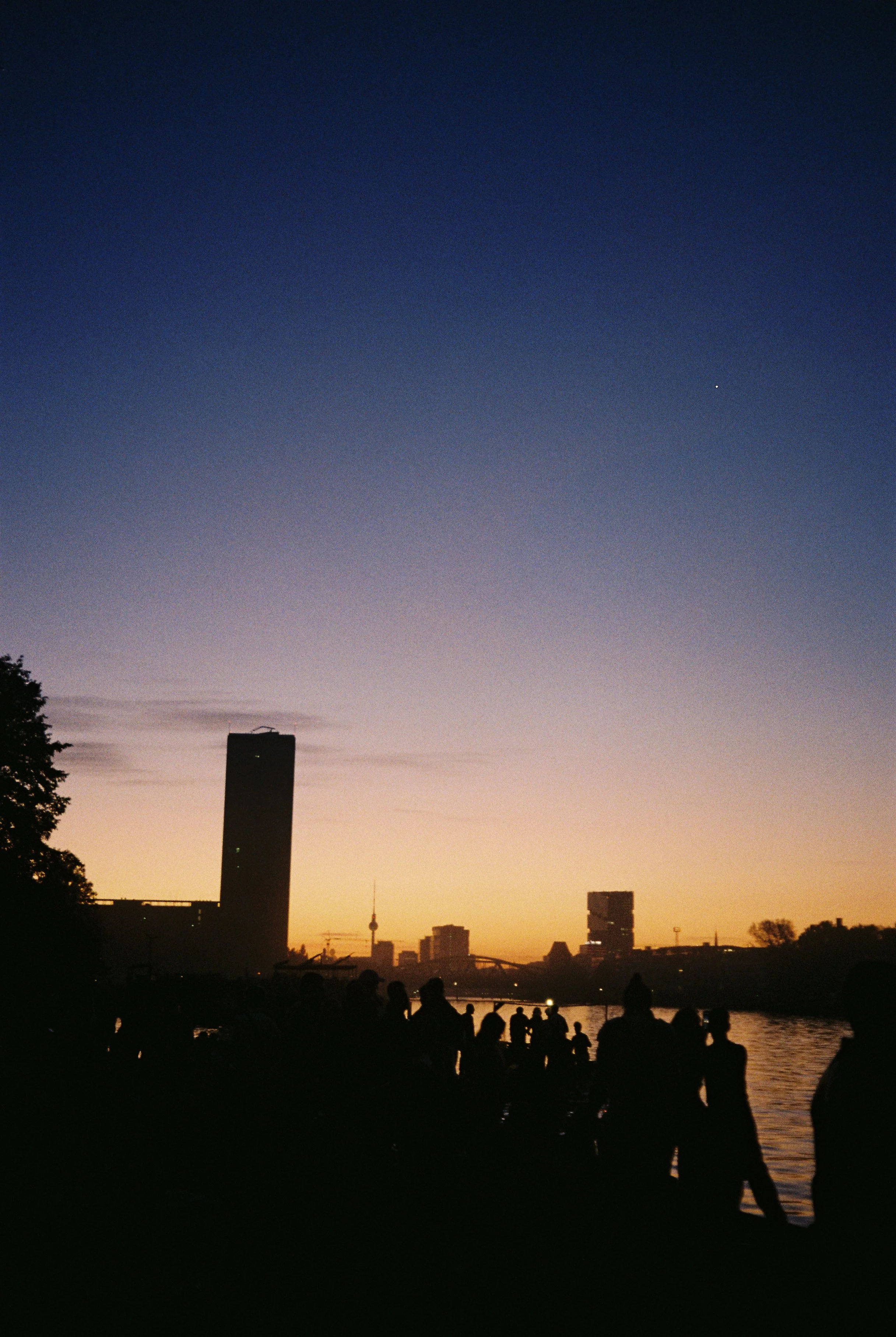 R1-08469-0015.jpg