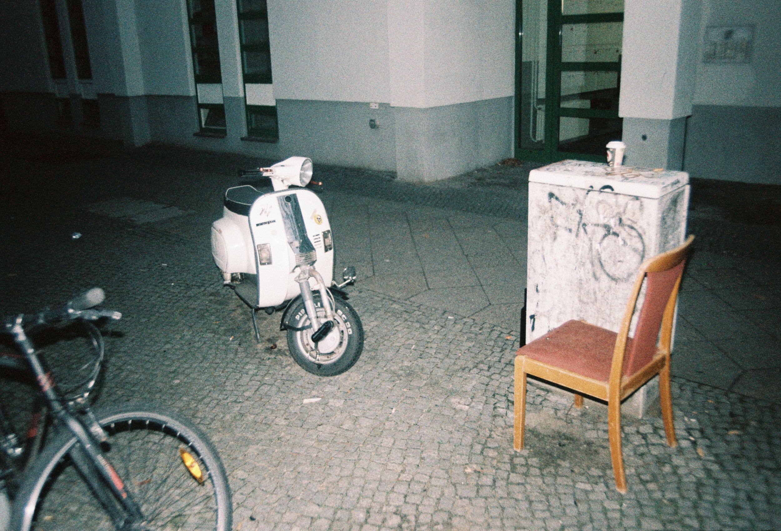 R1-08123-0002.jpg