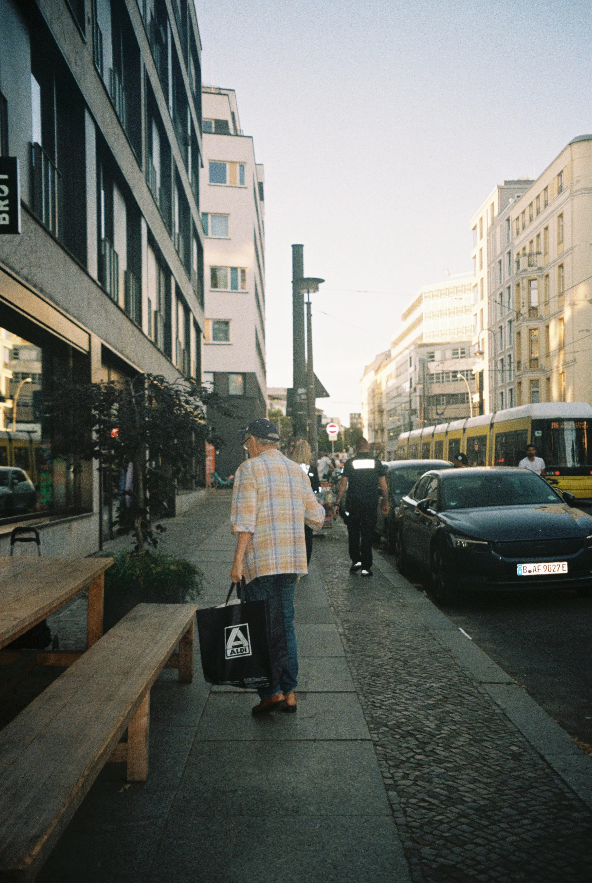 R1-00317-015A.jpg