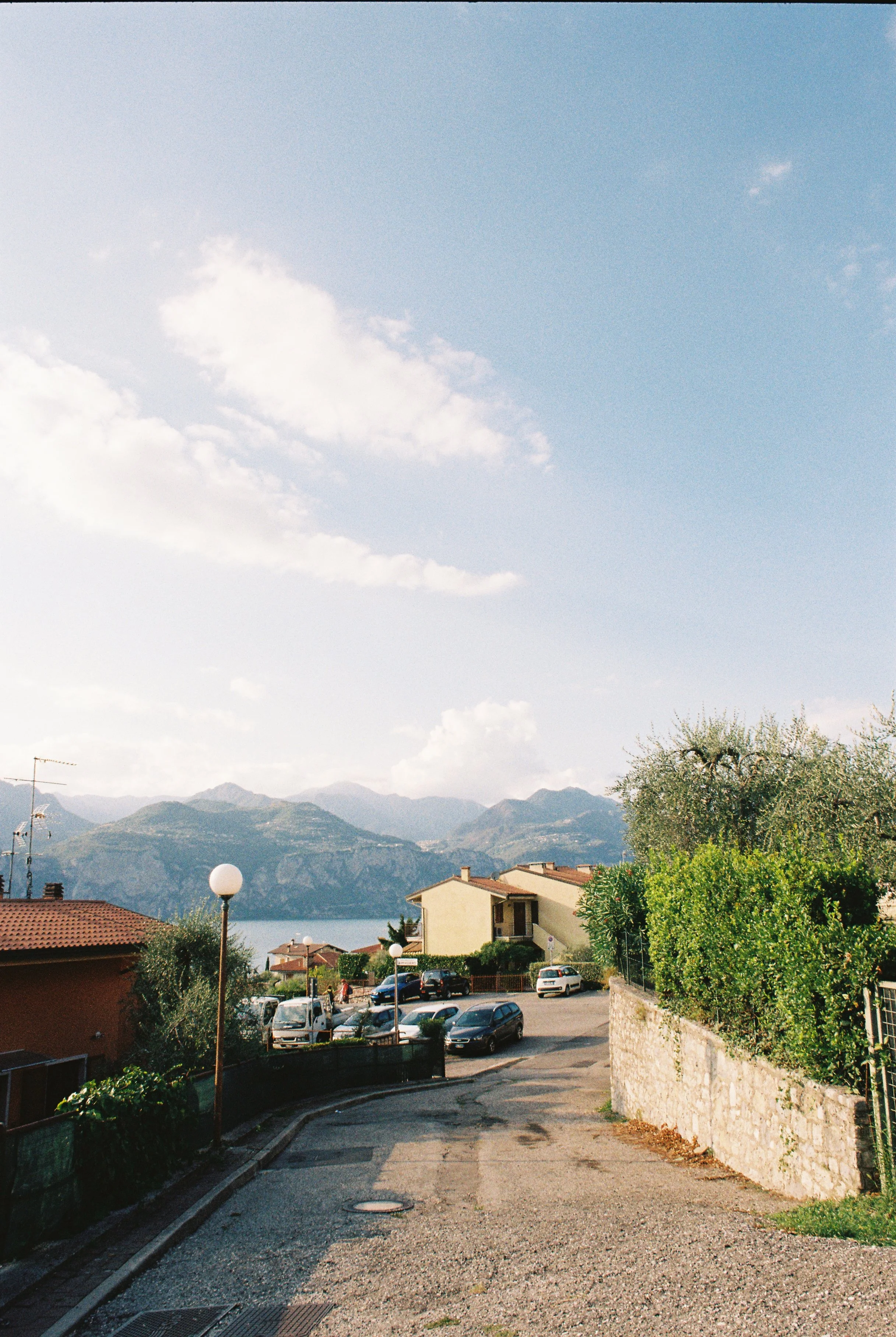 R1-07889-006A.jpg