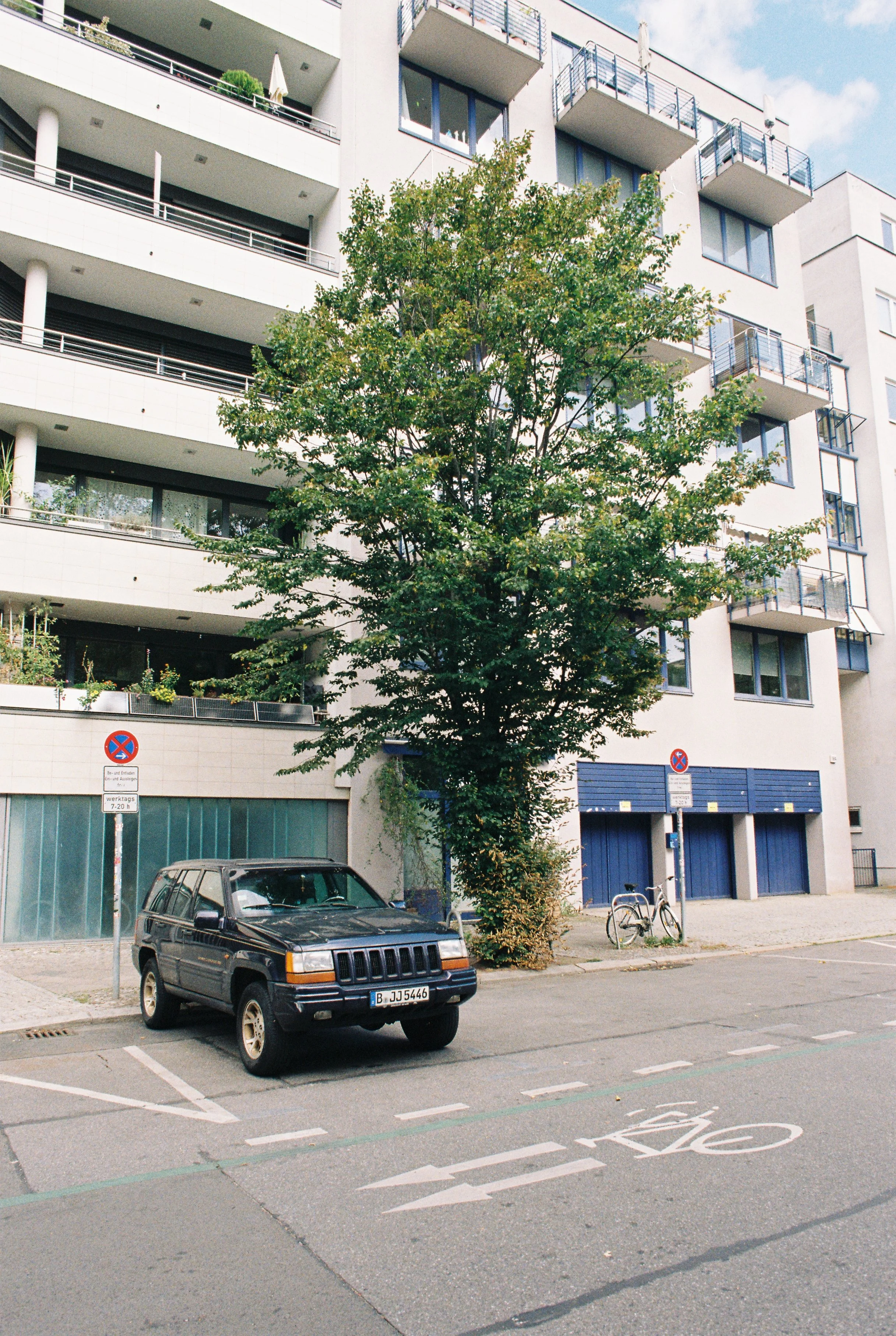 R1-02081-0001.jpg