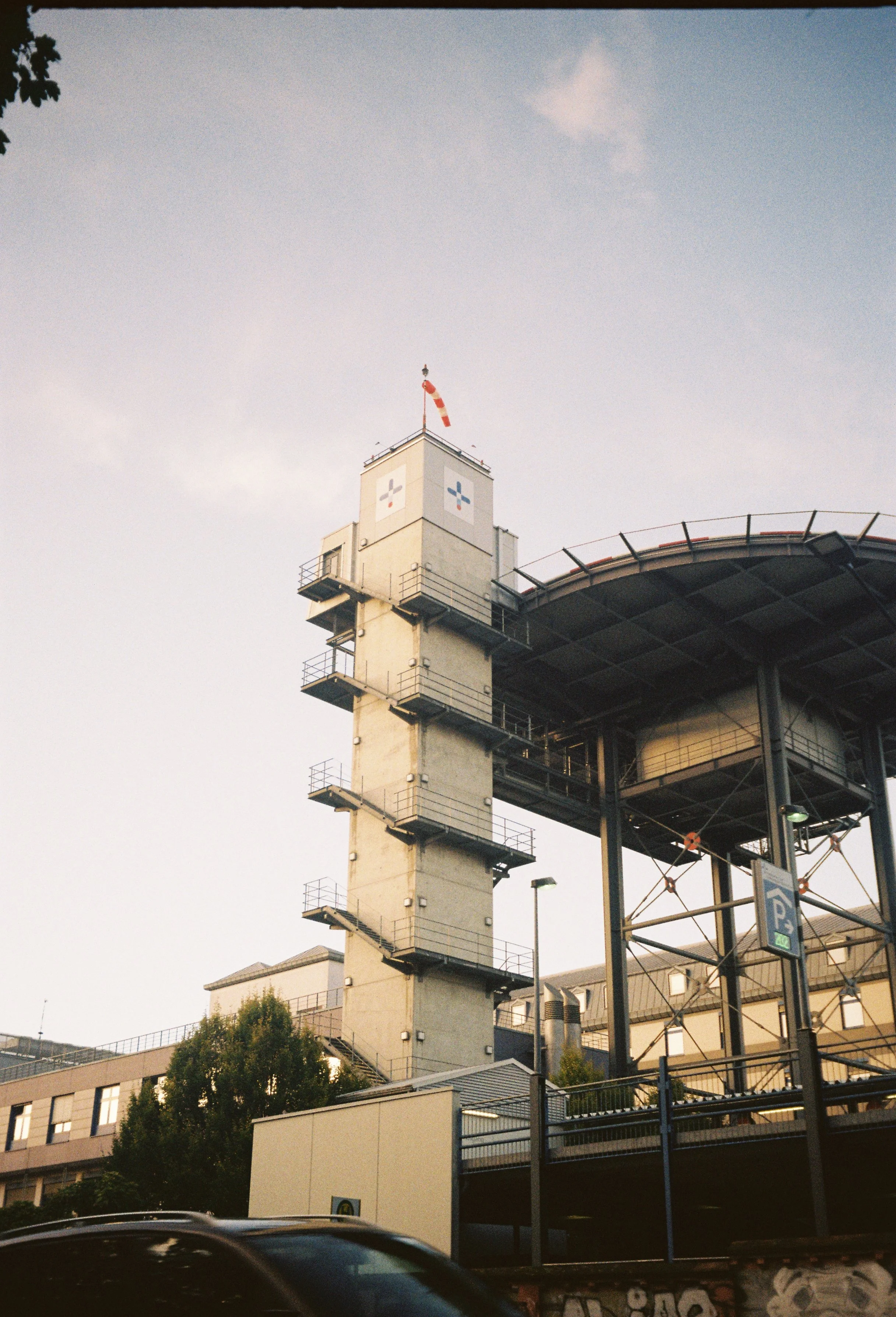 R1-02313-003A.jpg