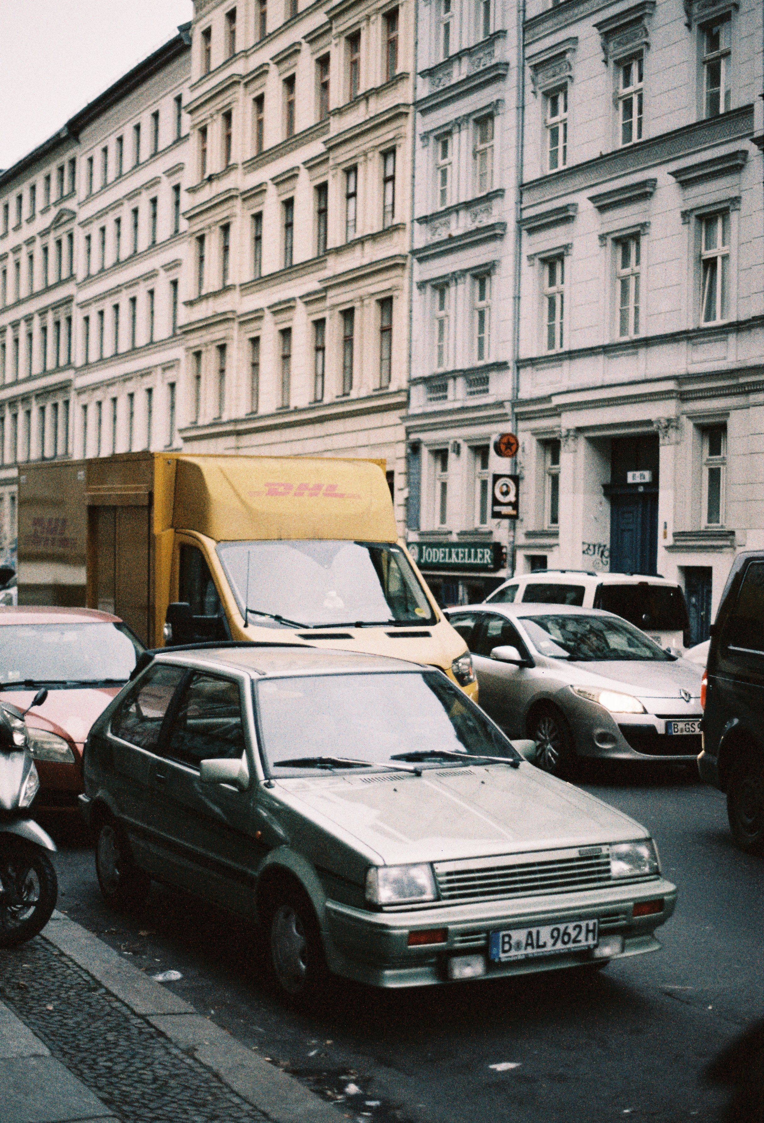 R1-08123-0012.jpg
