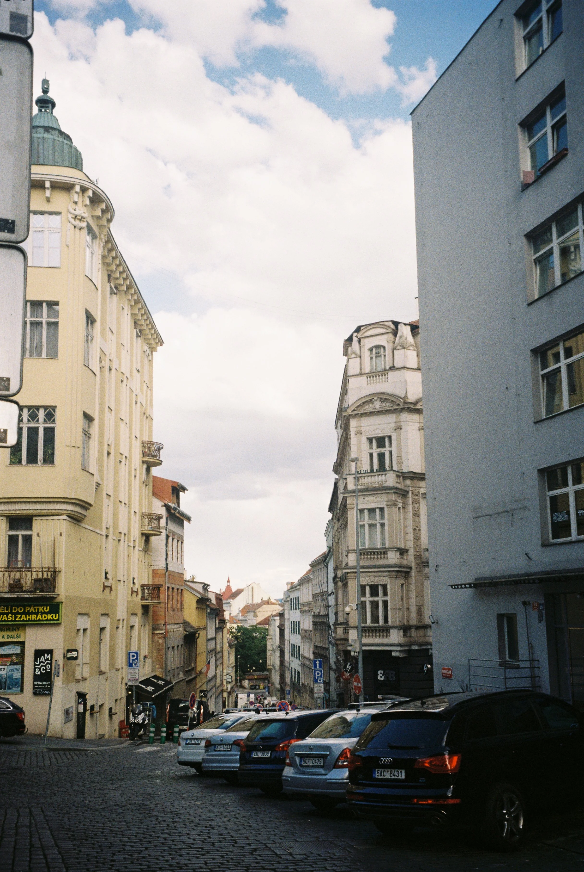 R1-08469-0004.jpg