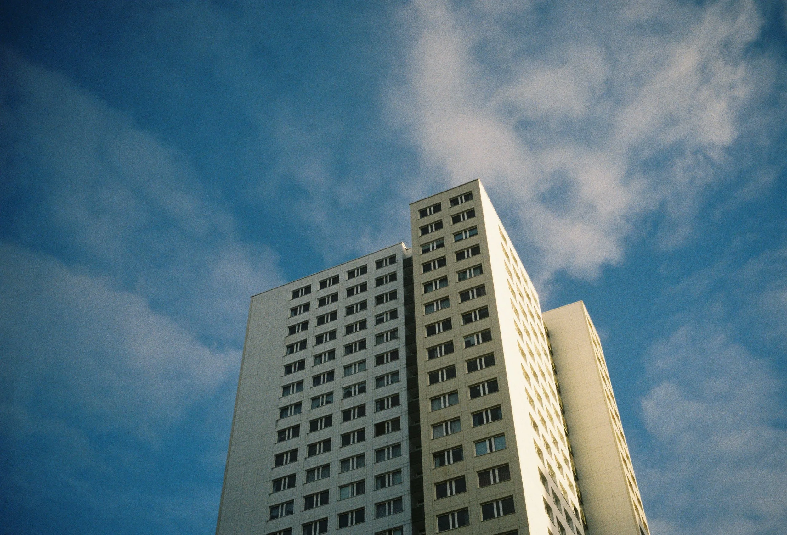 R1-02313-021A.jpg