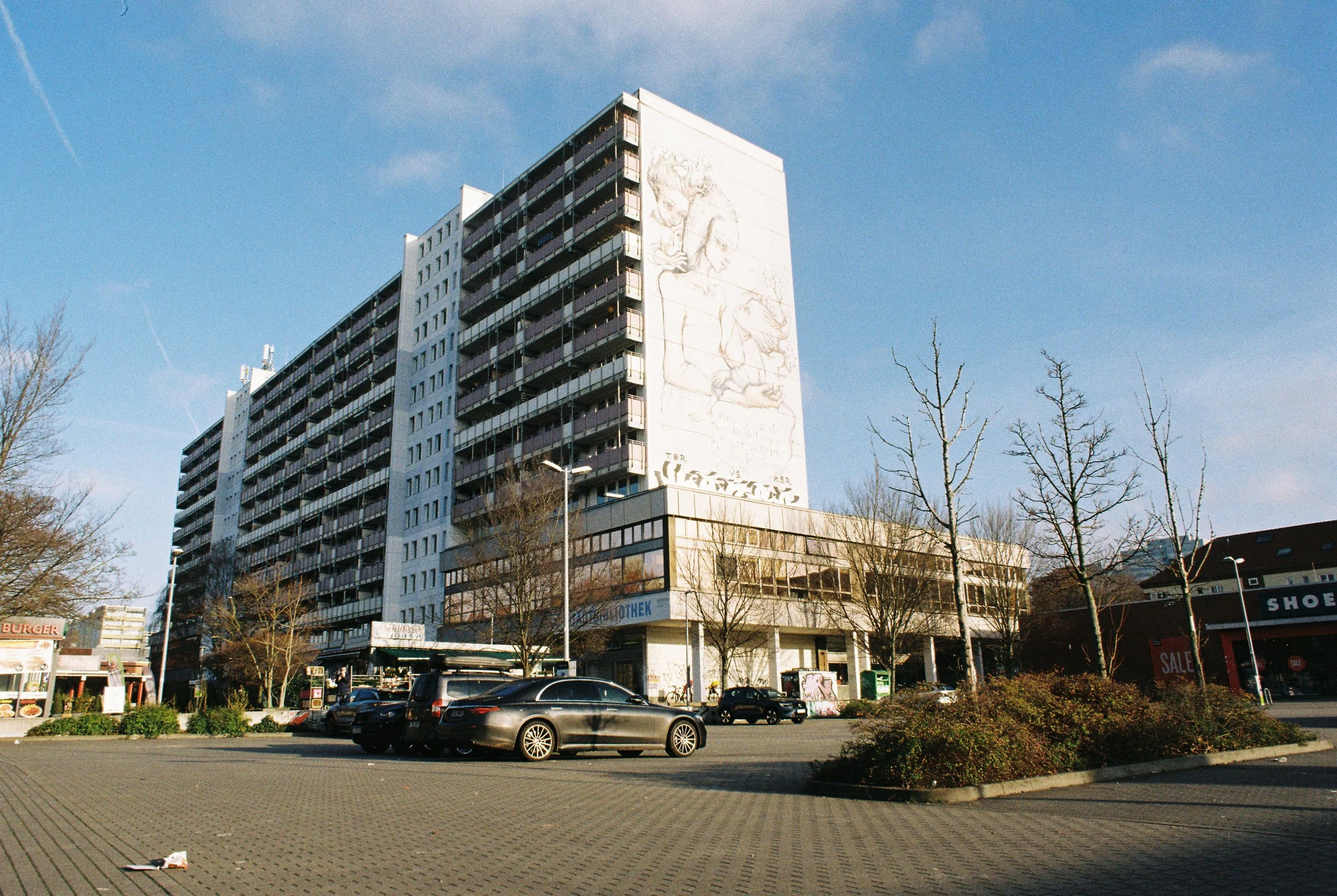 R1-05545-001A.jpg