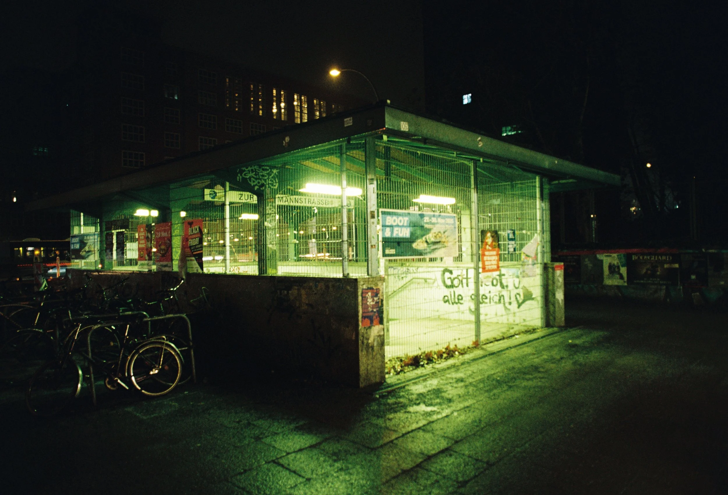 R1-02945-029A.jpg