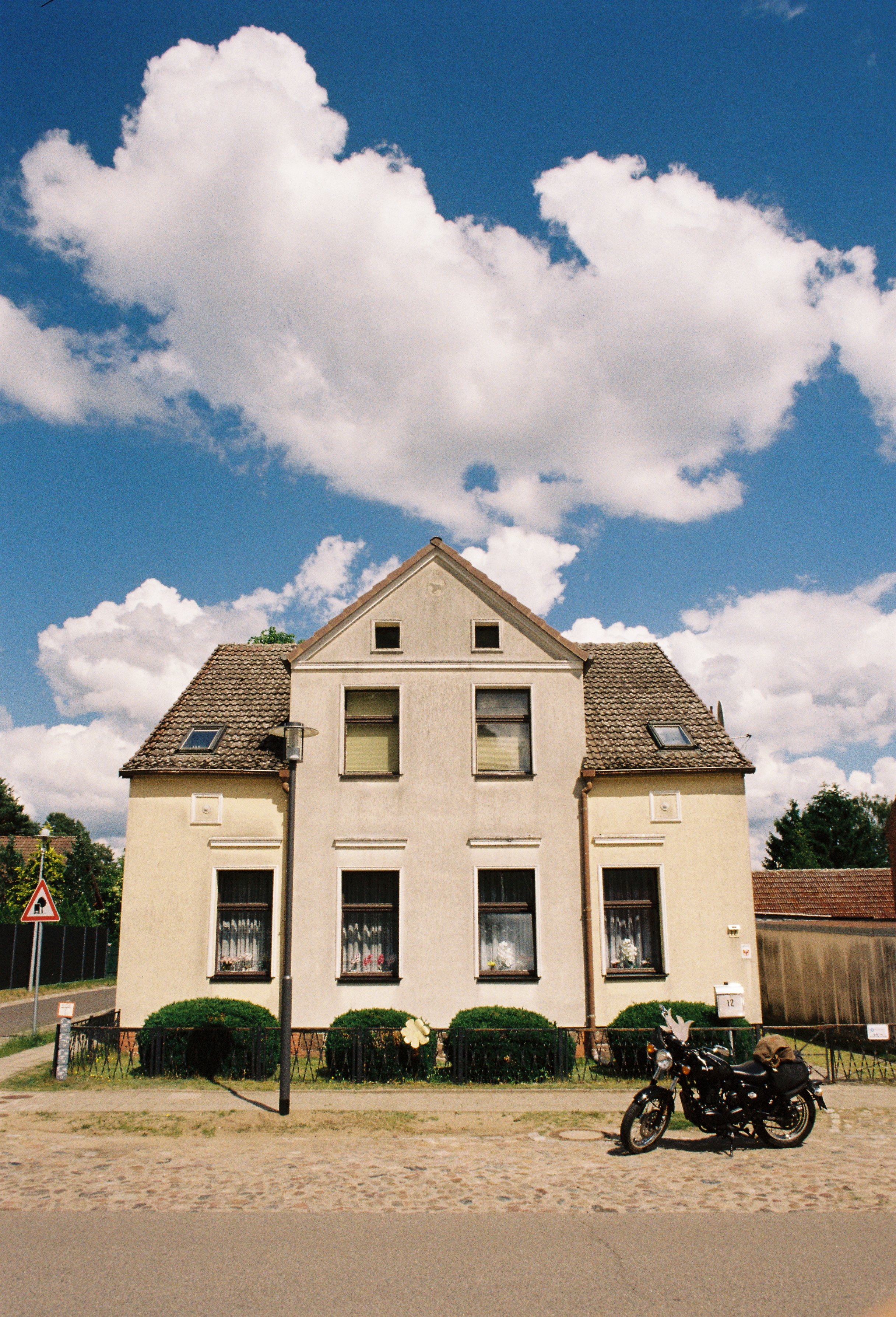 R1-05048-028A.jpg