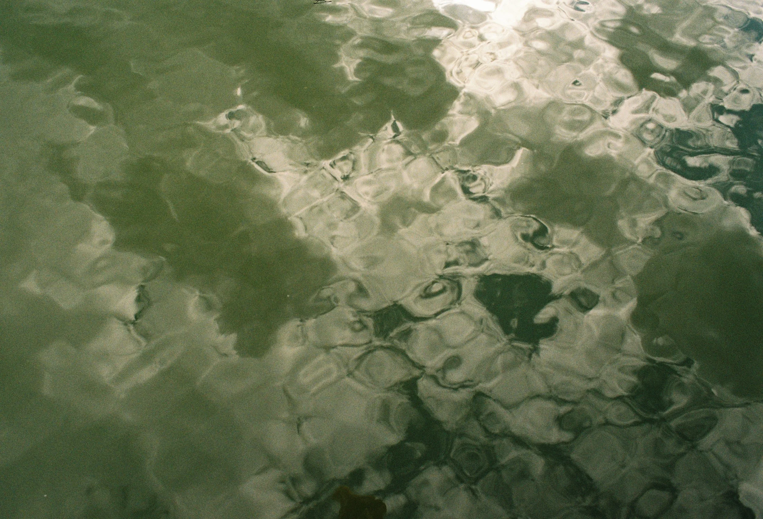 R1-05047-0019.jpg