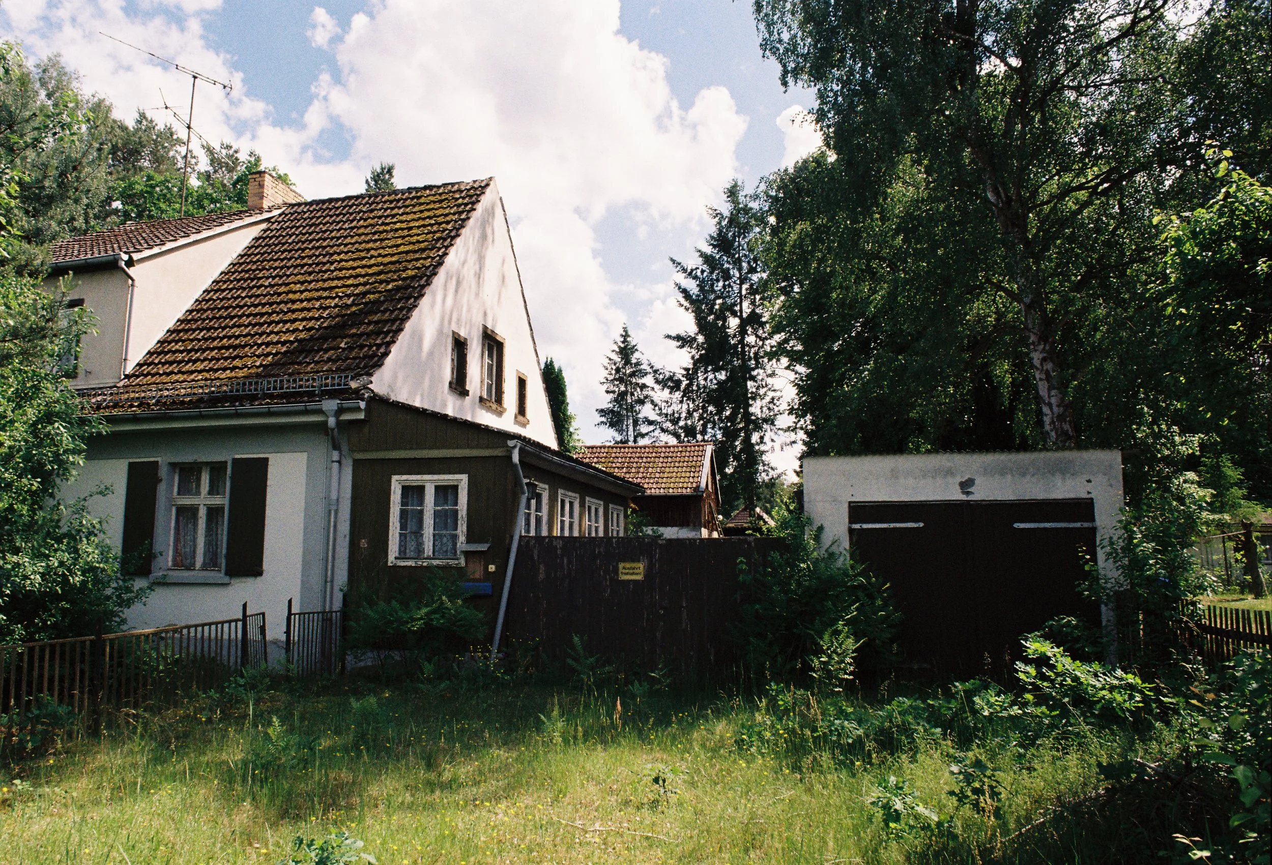 R1-05048-029A.jpg