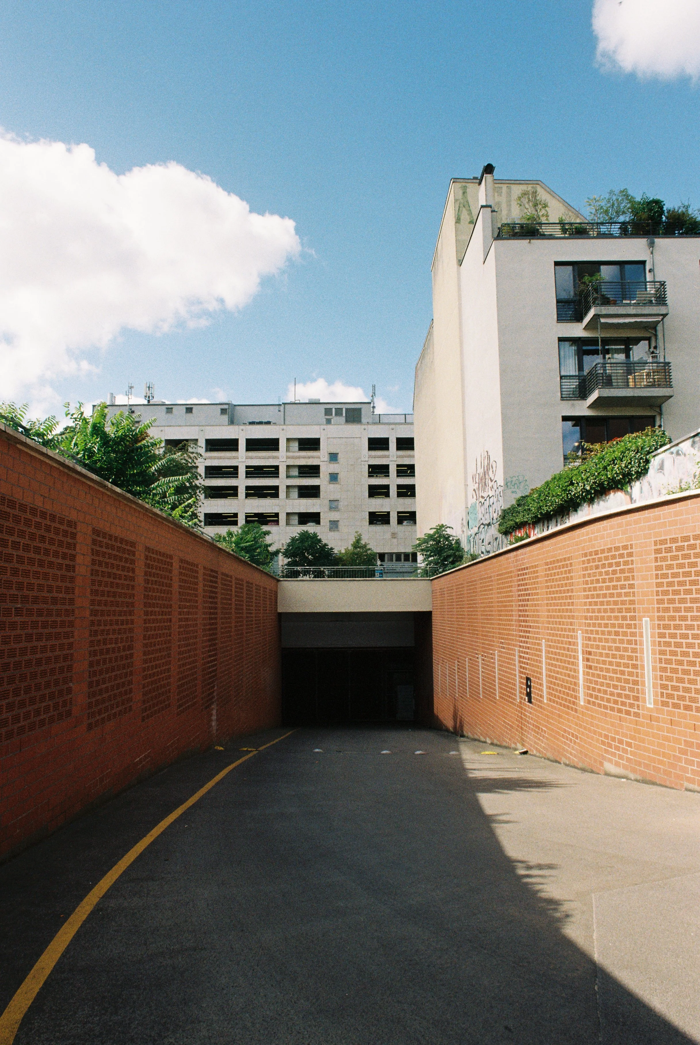 R1-02081-0002.jpg