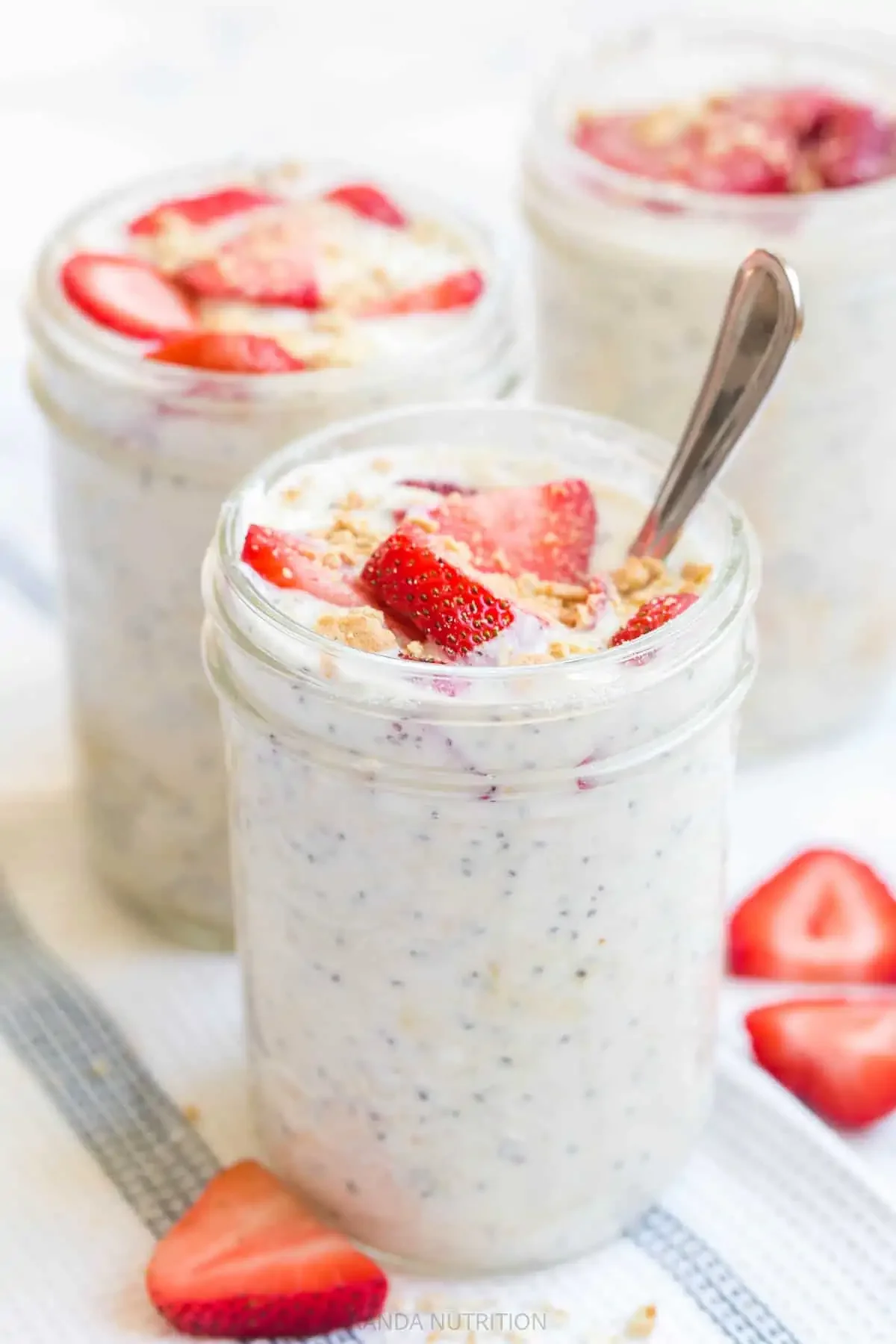 Strawberry Cheesecake Overnight Oats
