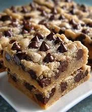 choc chip cookie bars.jpg