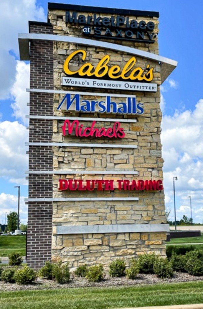 Cabella pylon-1.jpg