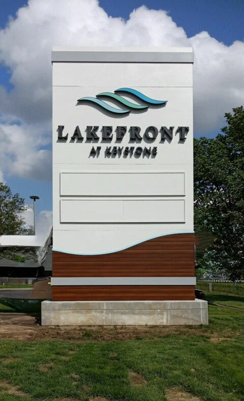 Lakefront West Pylon.jpg