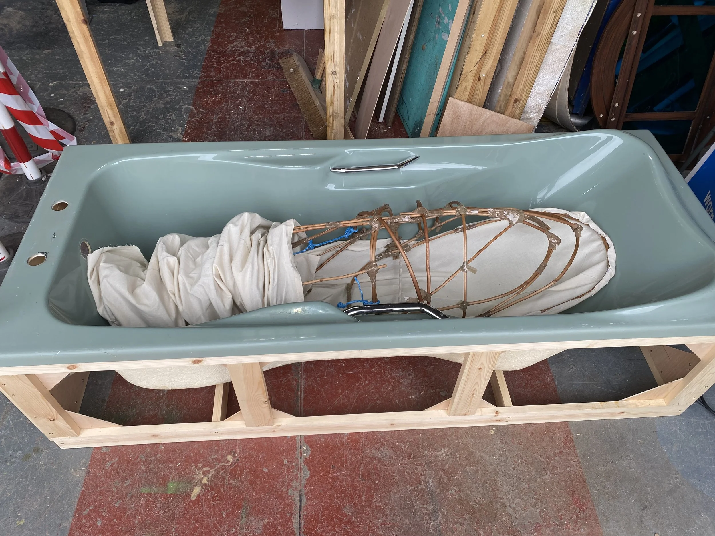 Made a maquette to test it's movement and make sure it met the requirement of fitting in a bath.