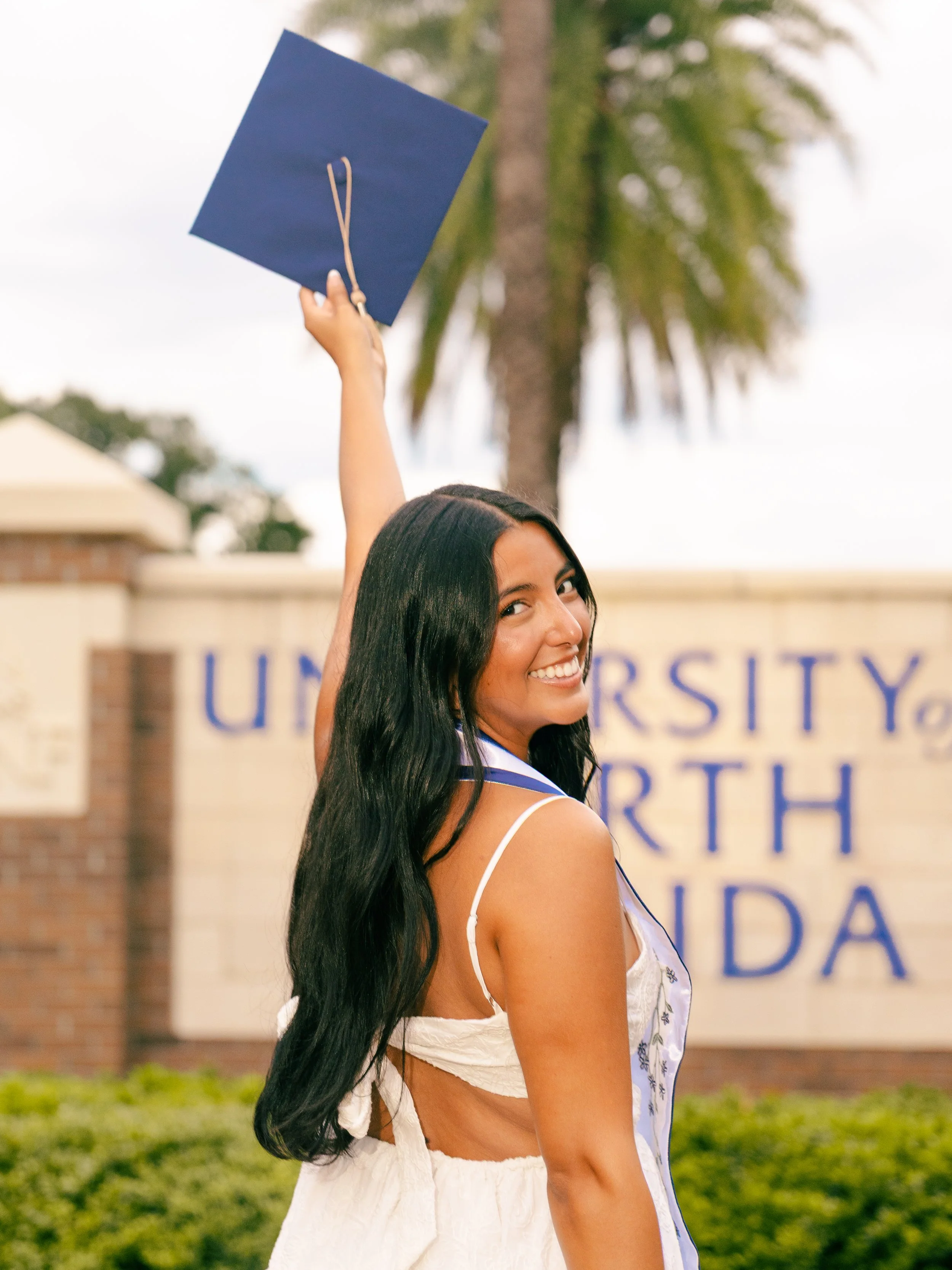 carlysirvenphotography-gabby-graduation-9.jpg