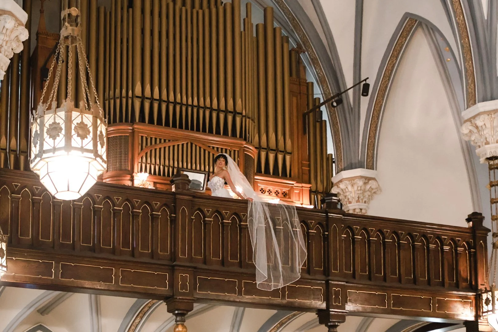 ENTIRE DAY - WEDDING

- 10 hours of coverage 
- 1 photographer (Option to add a second shooter) 
- Private online gallery 
- Includes 600 beautifully edited images 
- High-resolution edited images available for download and sharing
- Free engagement 