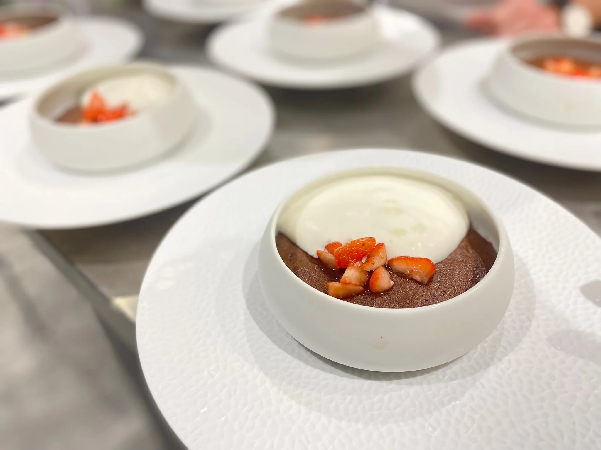 Chef privé Antoine Bonnet, Courchevel, Méribel, Saint Martin de Belleville, Val d’Isère, Alpe d’Huez, Saint-Tropez, Gordes, Saint-Rémy-de-Provence, Saint-Jean-Cap-Ferrat, Cap Ferret, Biarritz, Hossegor, Saint-Barthélemy, Dubai, Los Angeles, Miami.