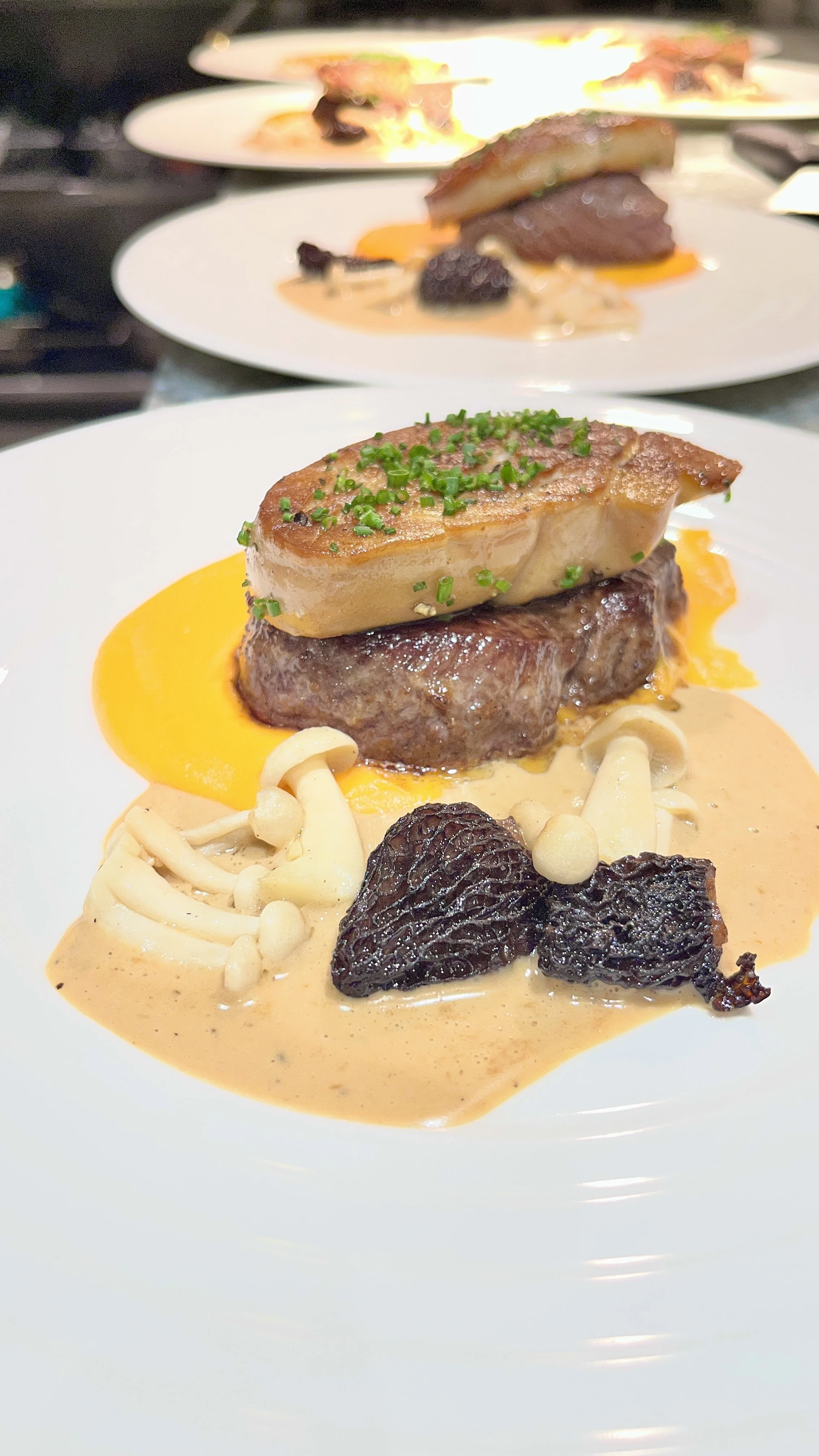 Chef privé Antoine Bonnet, Courchevel, Méribel, Saint Martin de Belleville, Val d’Isère, Alpe d’Huez, Saint-Tropez, Gordes, Saint-Rémy-de-Provence, Saint-Jean-Cap-Ferrat, Cap Ferret, Biarritz, Hossegor, Saint-Barthélemy, Dubai, Los Angeles, Miami.
