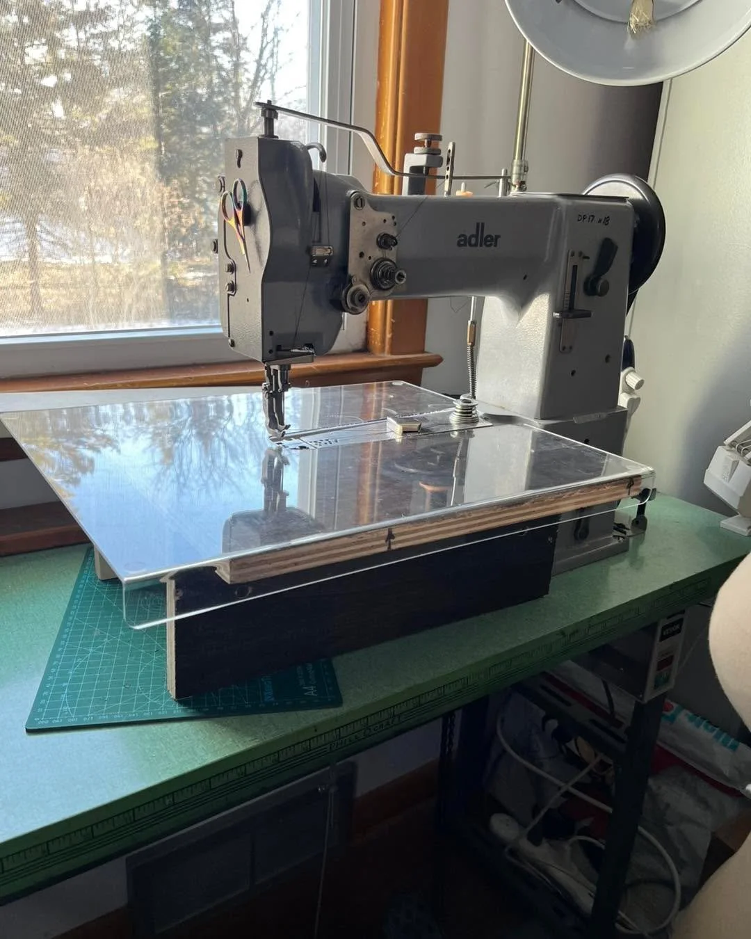 Nothing beats having a dad with a wood shop&mdash;custom extension table for my favorite leather beast. Feeling very blessed.🤎

#blessed #blessedandgrateful #leather #leathercraft #leatherwork #leather wallet #leatherbag #syracuse #orange #OrangeCou