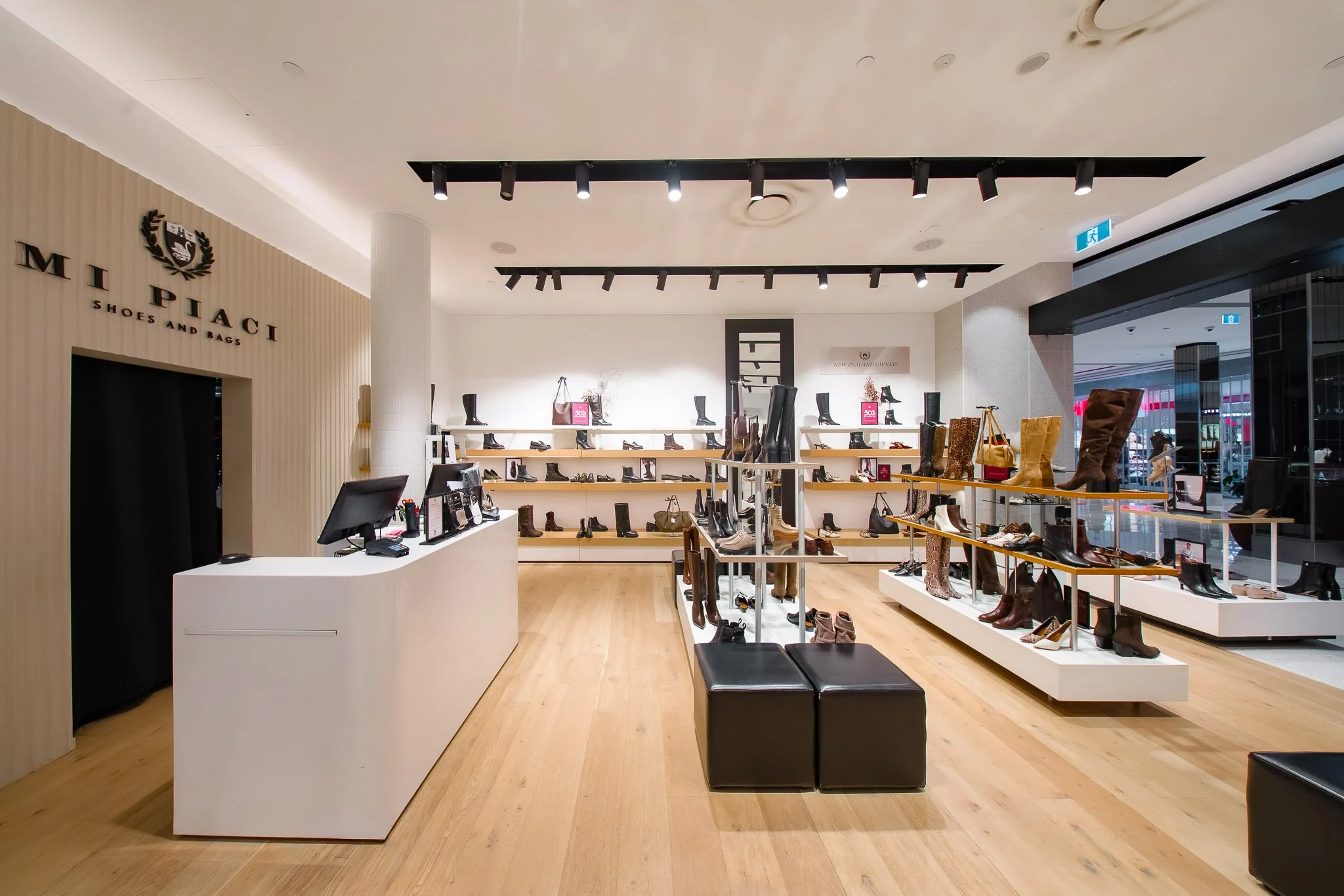 Evolve Tech - Mi Piaci Shoes 5.jpg