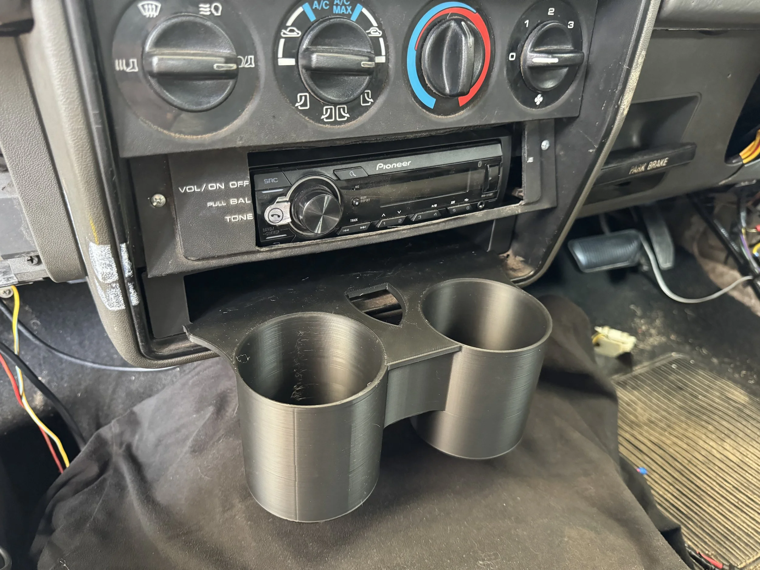 XF/G Falcon Ute Dash mount cupholder with pocket
