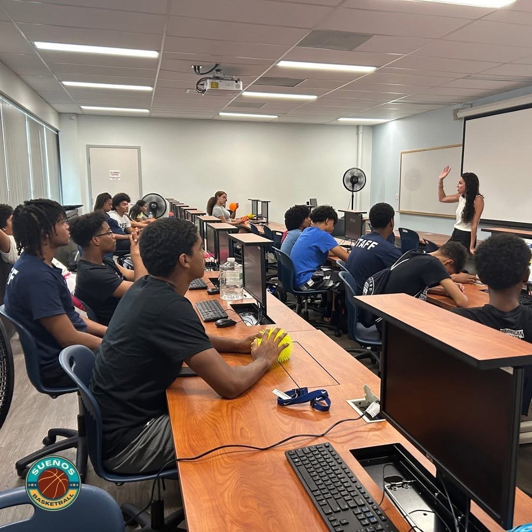 suenos-basketball-class-11.jpeg