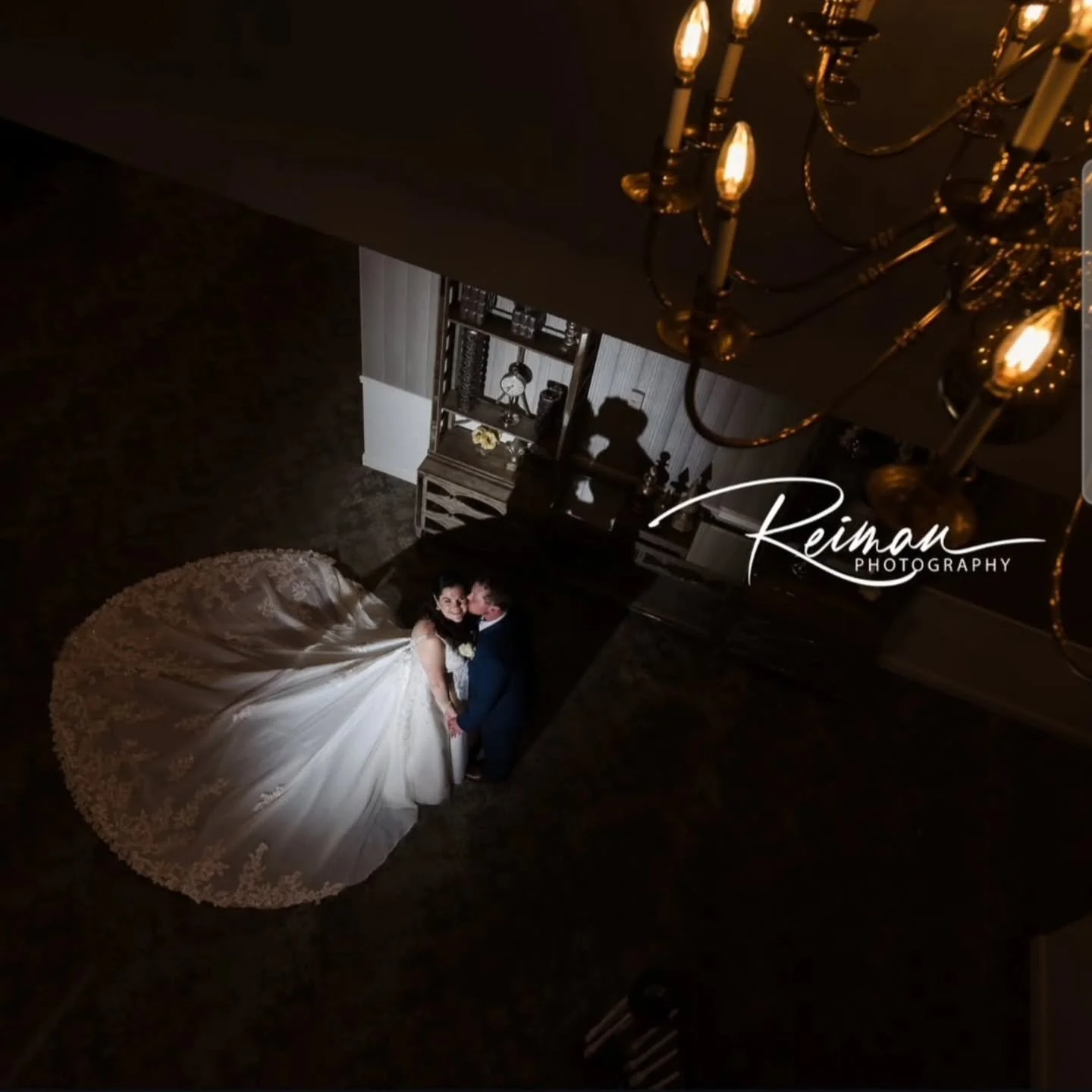 Where timeless elegance meets unforgettable moments 🤍
From grand staircases to glowing chandeliers, every corner of the Chocksett Inn sets the stage for a love story worth remembering. Say I do in a space that feels classic, intimate, and effortless